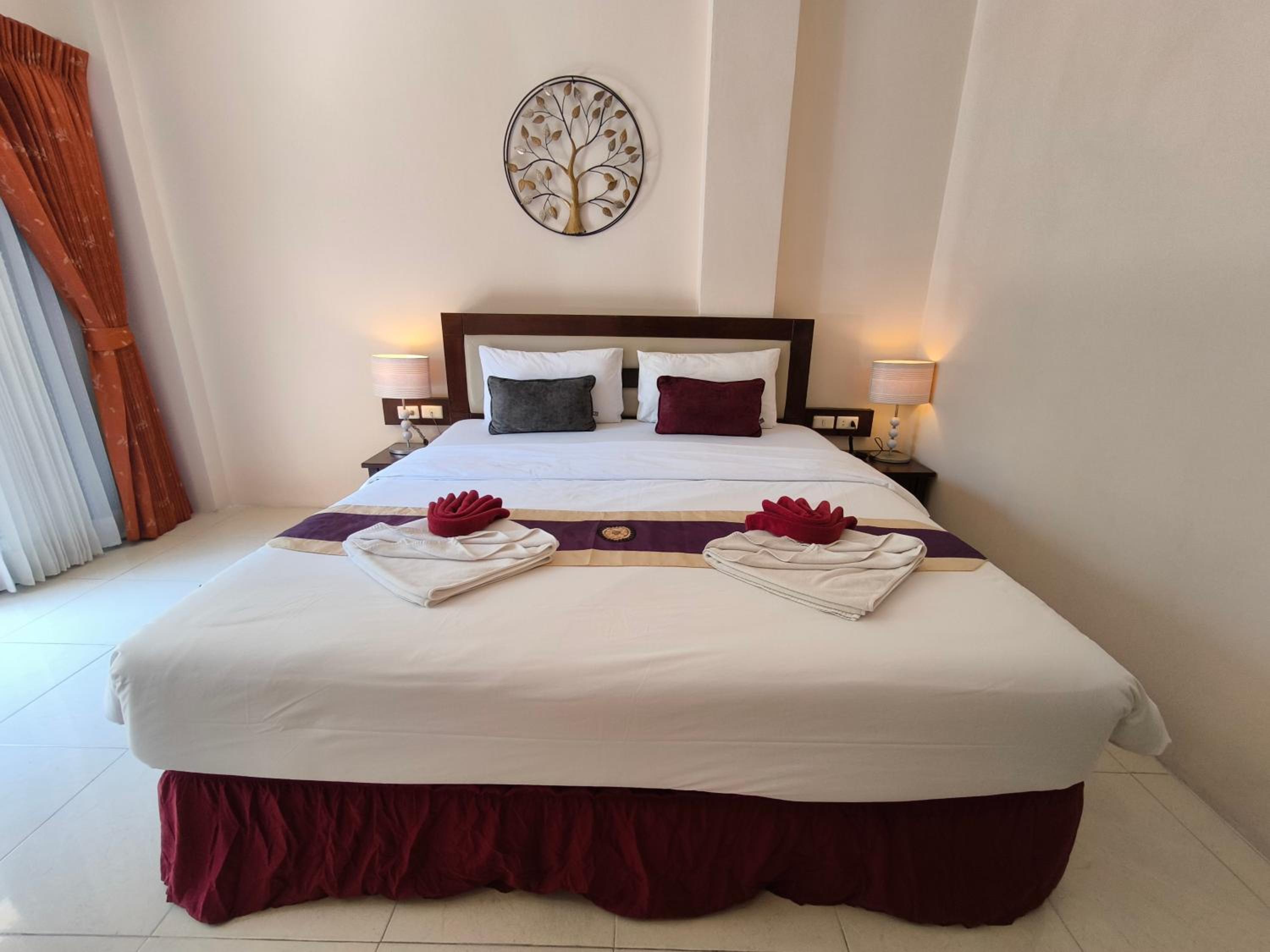 Deluxe Double Room with Pool Access - Photo 5