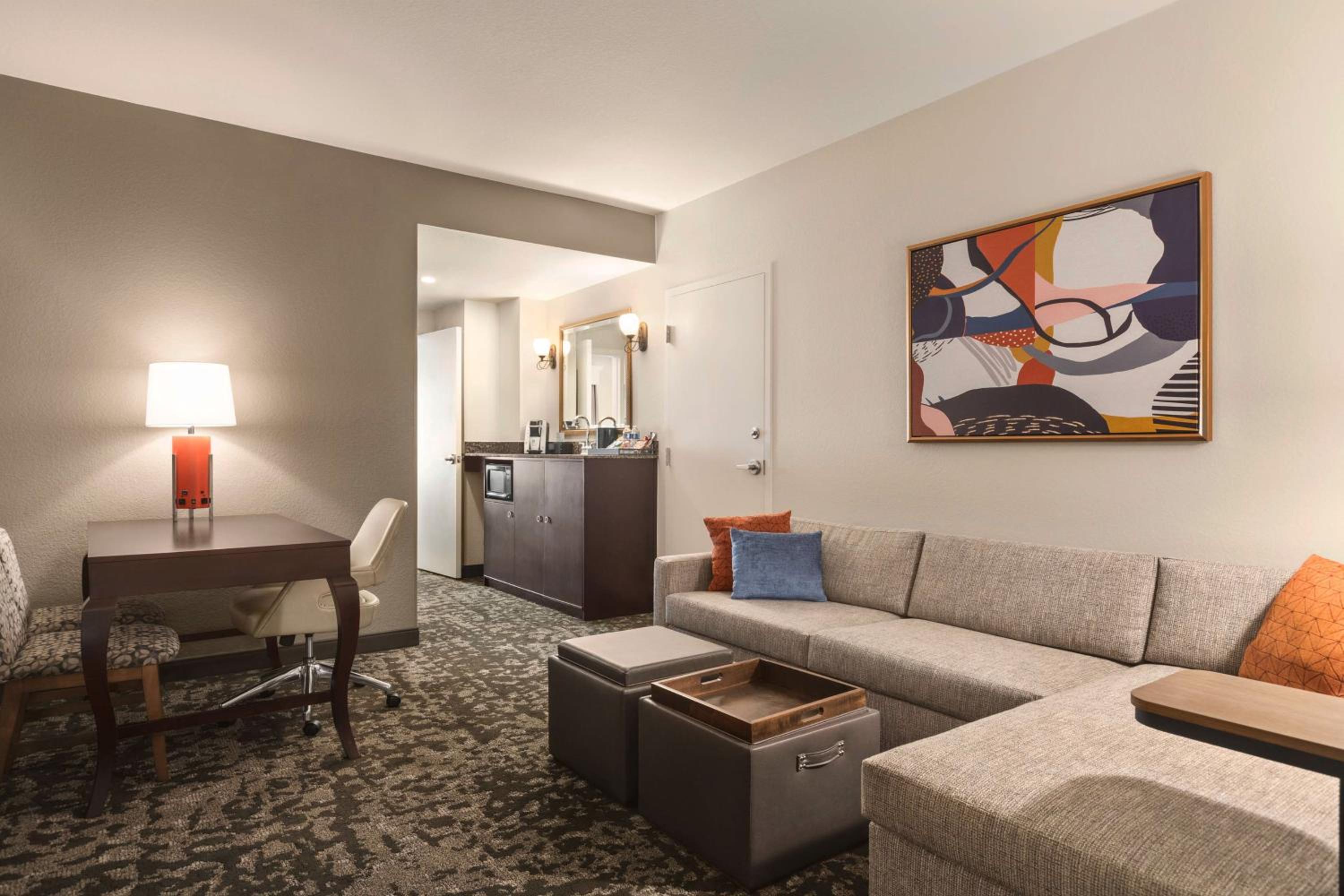 Premium King Suite - Non-Smoking - Photo 1