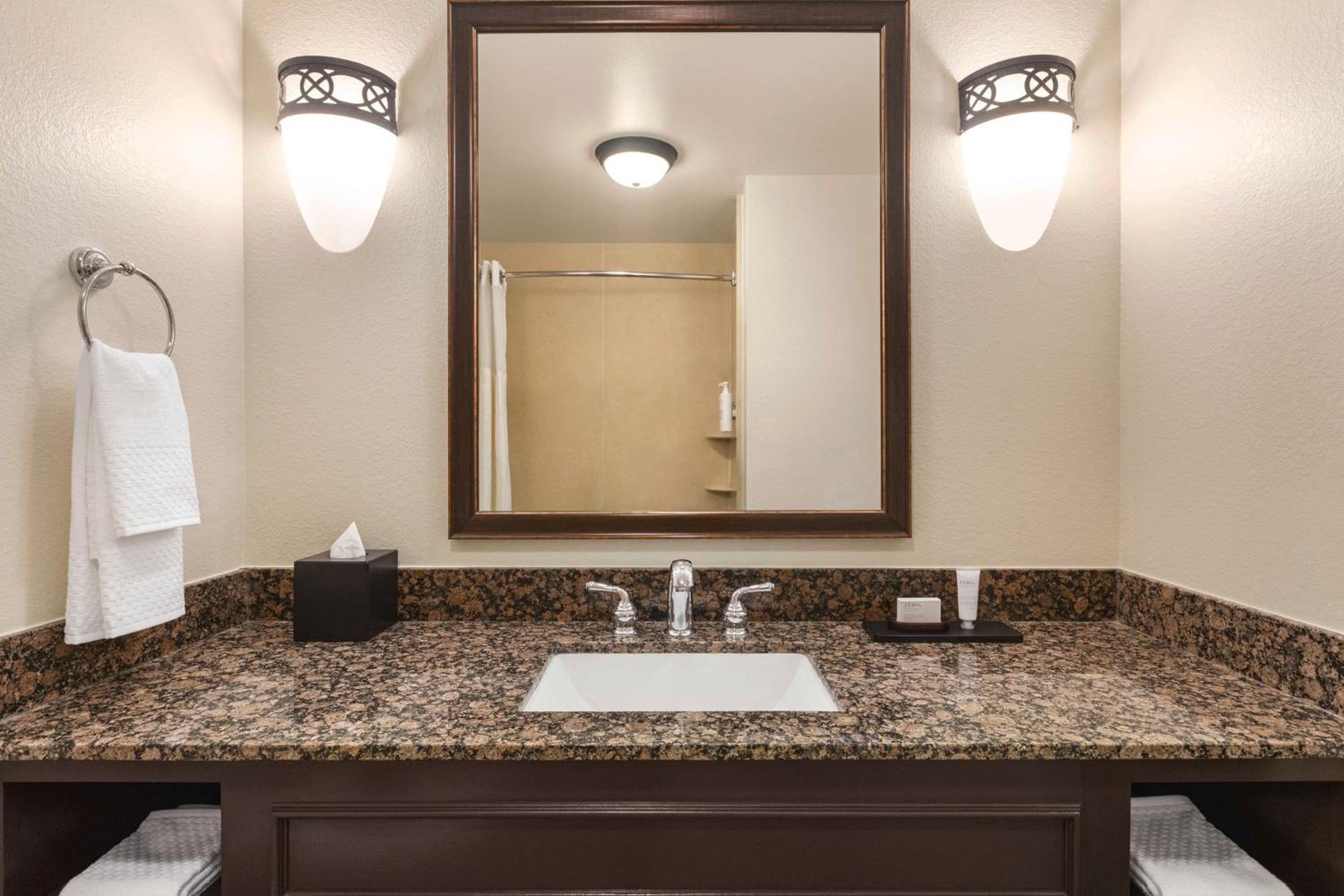 Two-Room King Suite - Non-Smoking - Photo 6