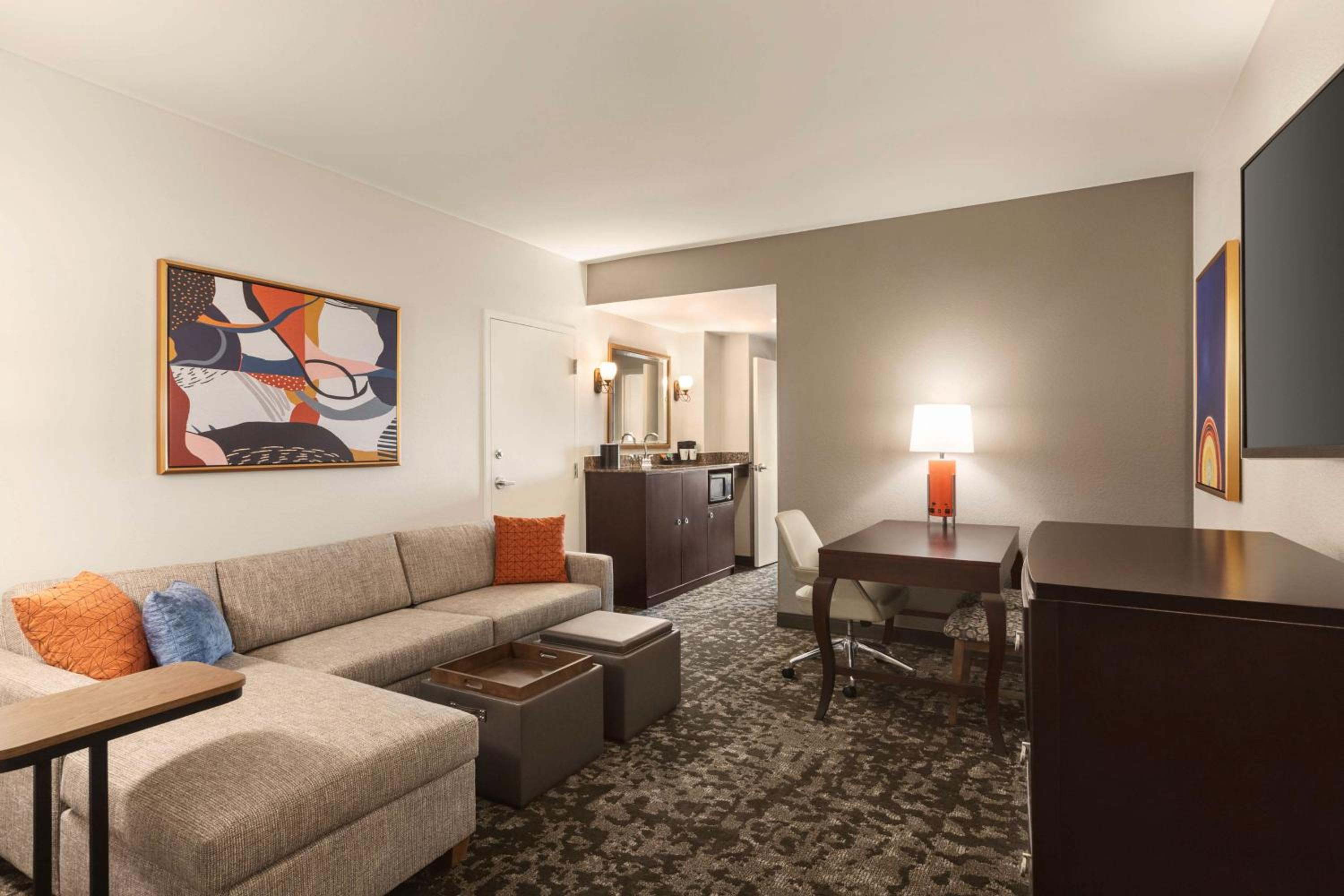Two-Room King Suite - Non-Smoking - Photo 5