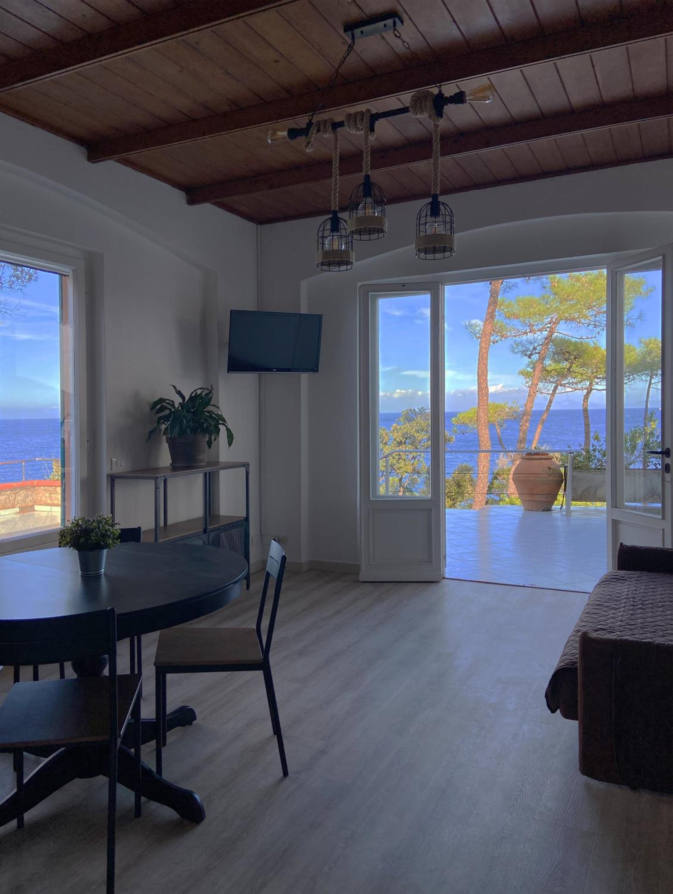 Two Bedroom Apartment with Terrace and Sea View