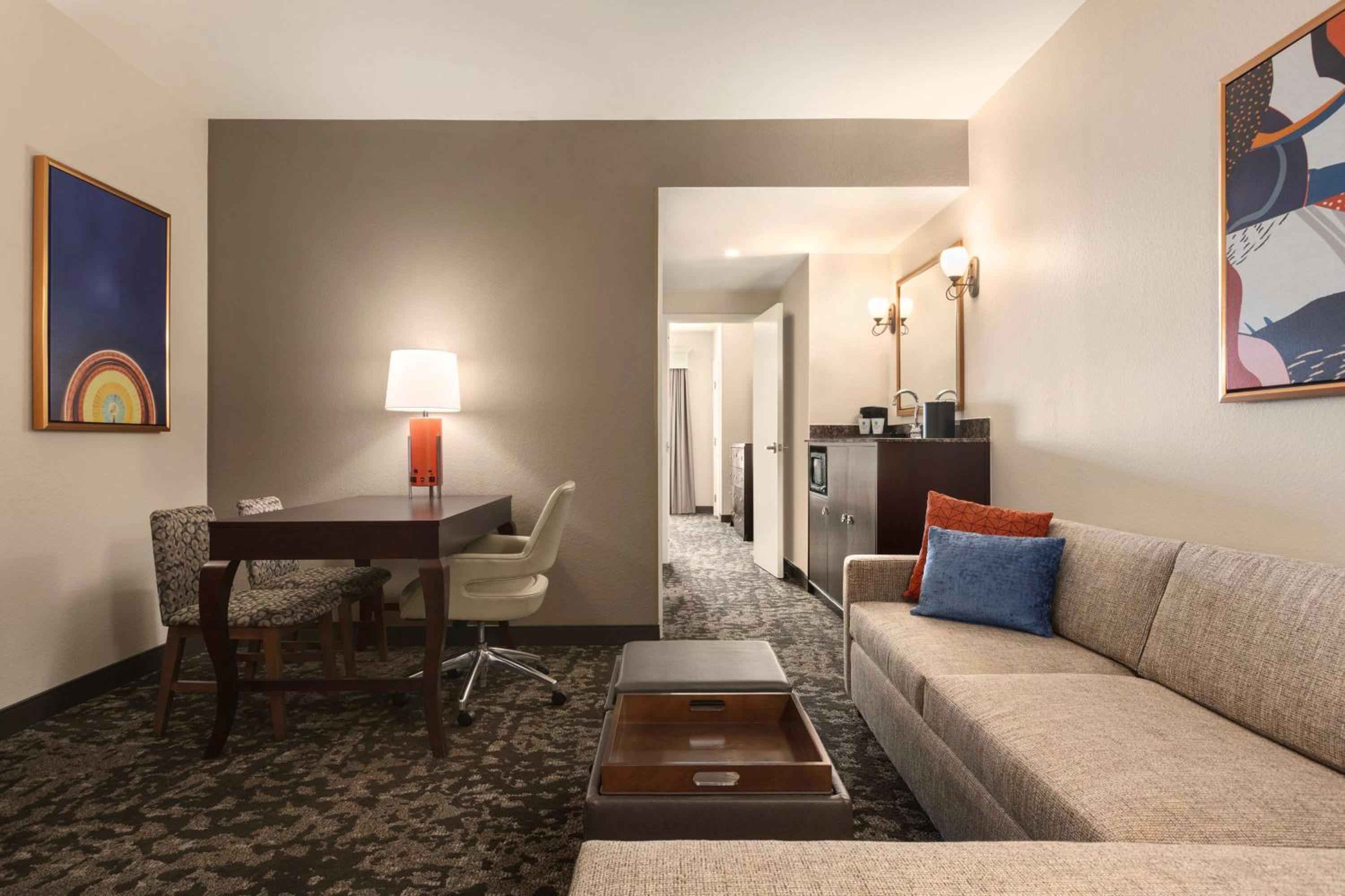 Suite with Two Queen Beds - Non-Smoking - Photo 2