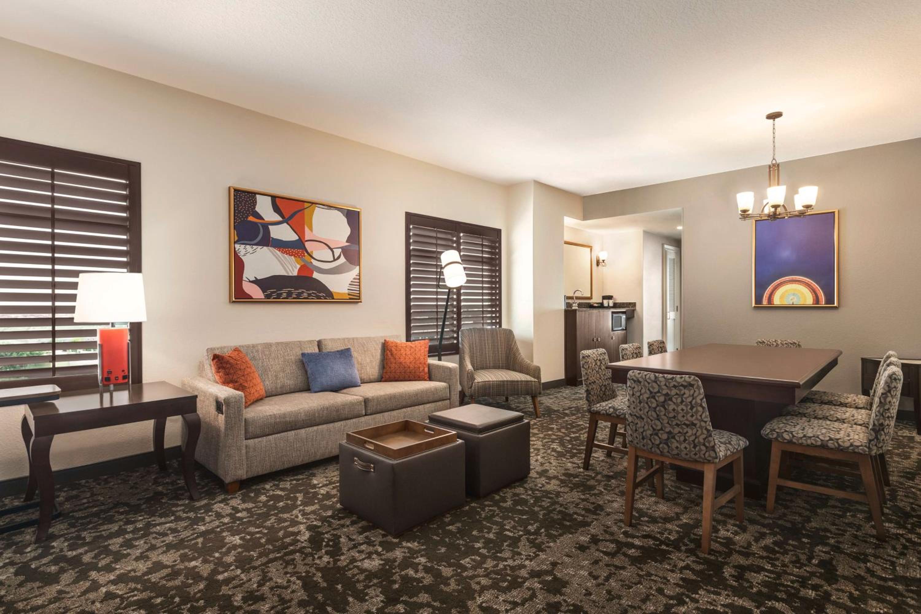 King Corner Suite with City View - Non-Smoking - Photo 8
