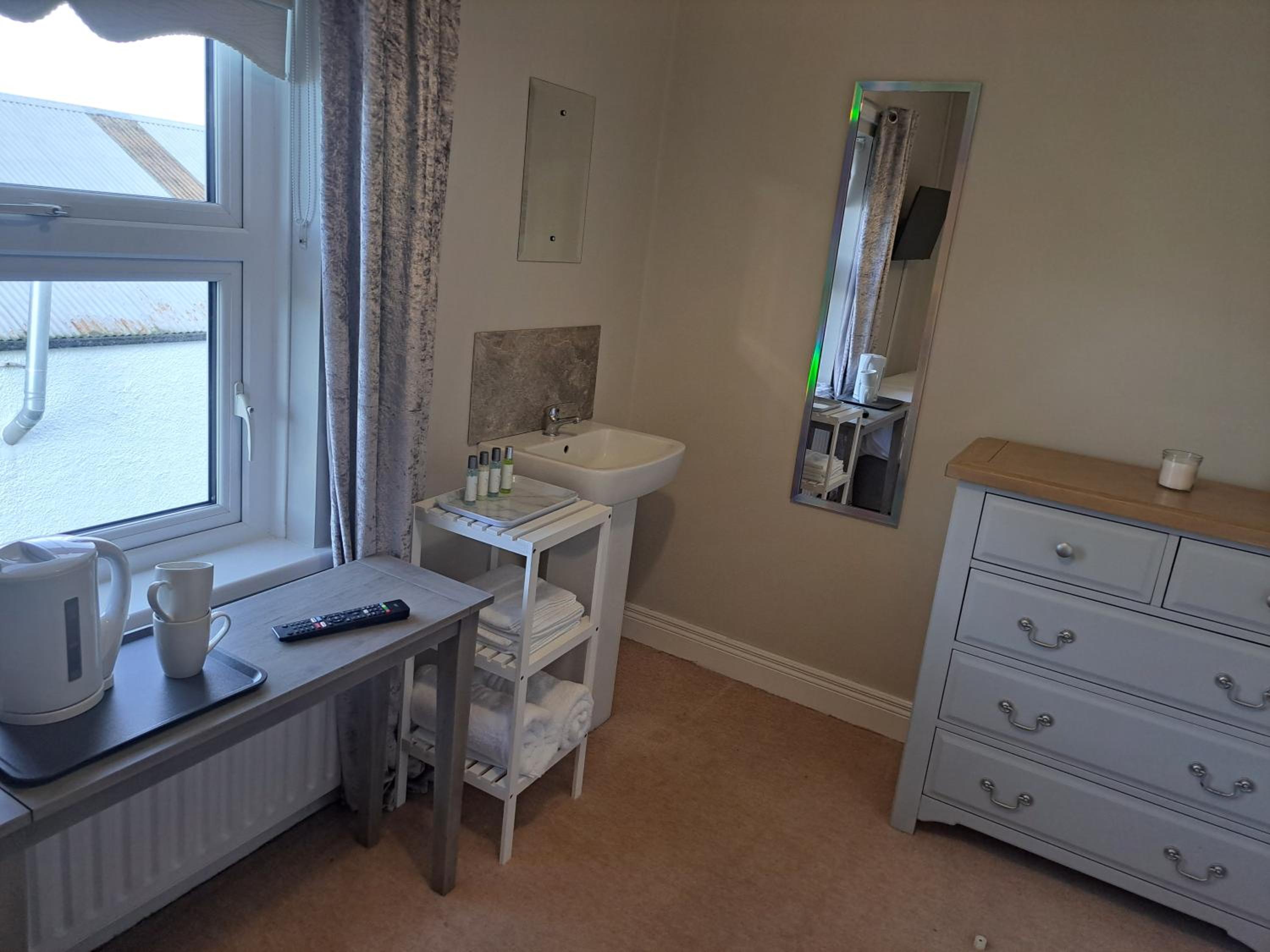 Double Room - Photo 2