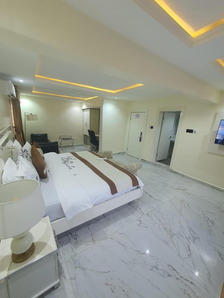 Superior King Room