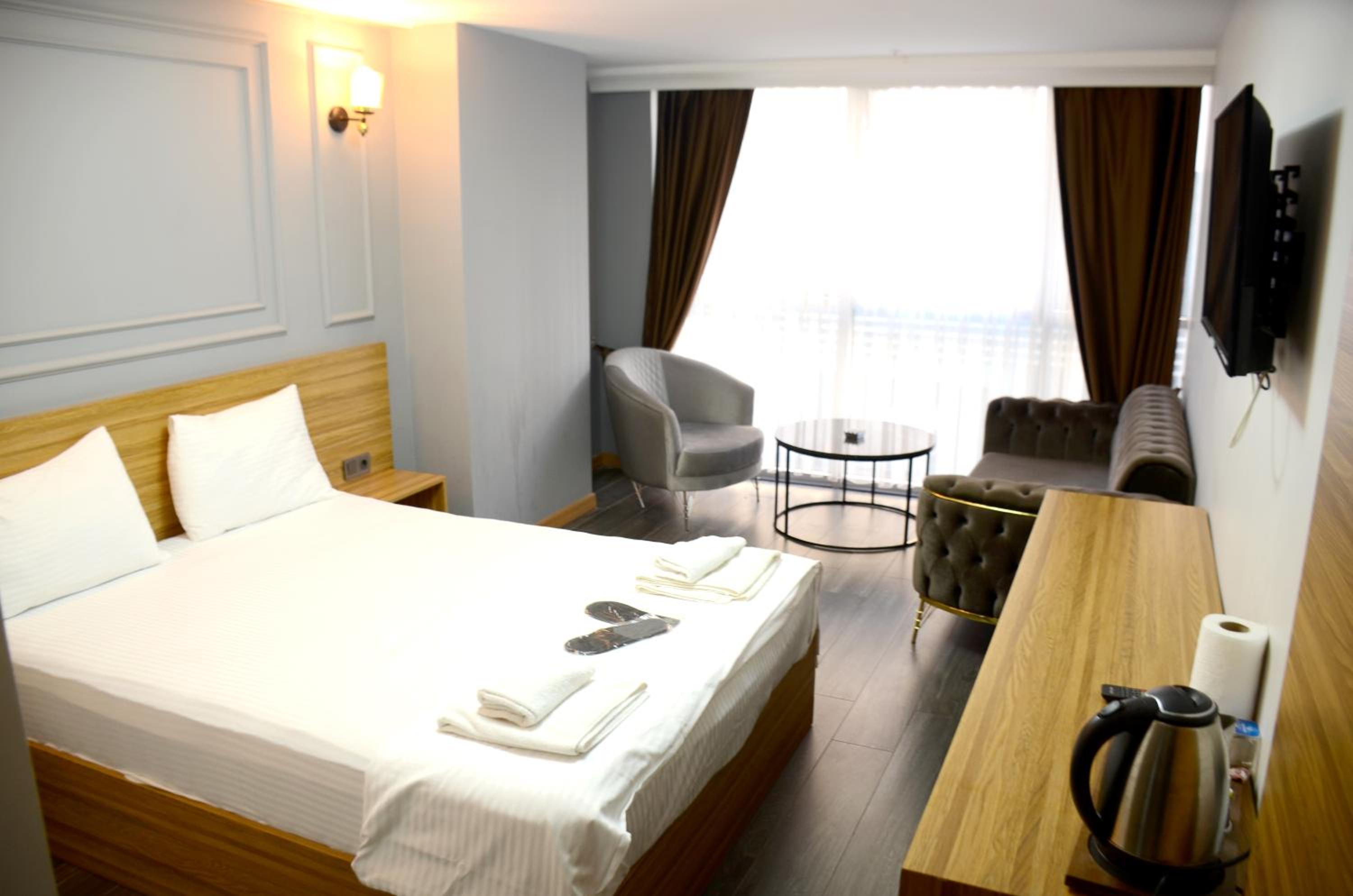 Standard Double Room - Photo 10