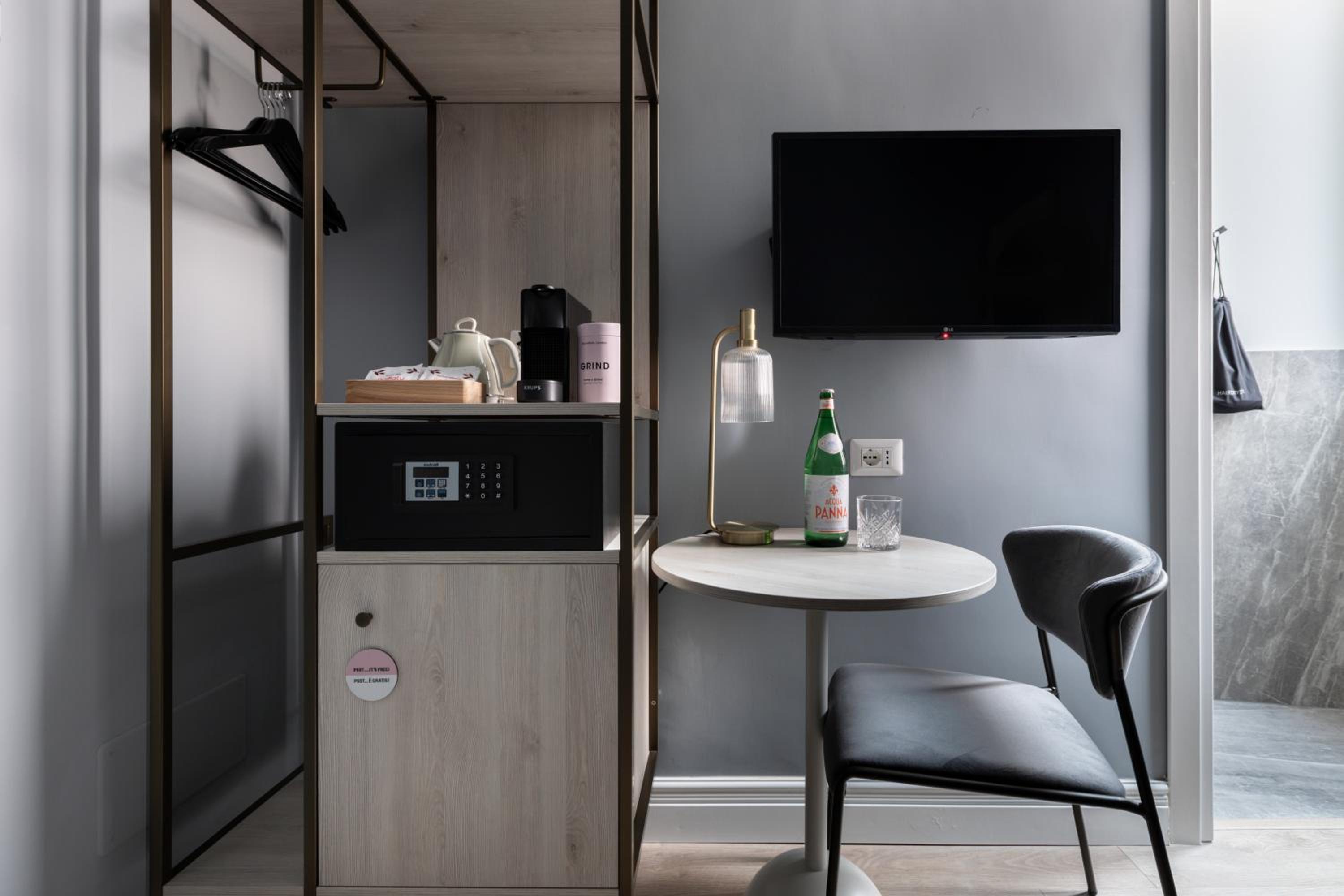 Single Room photo 3
