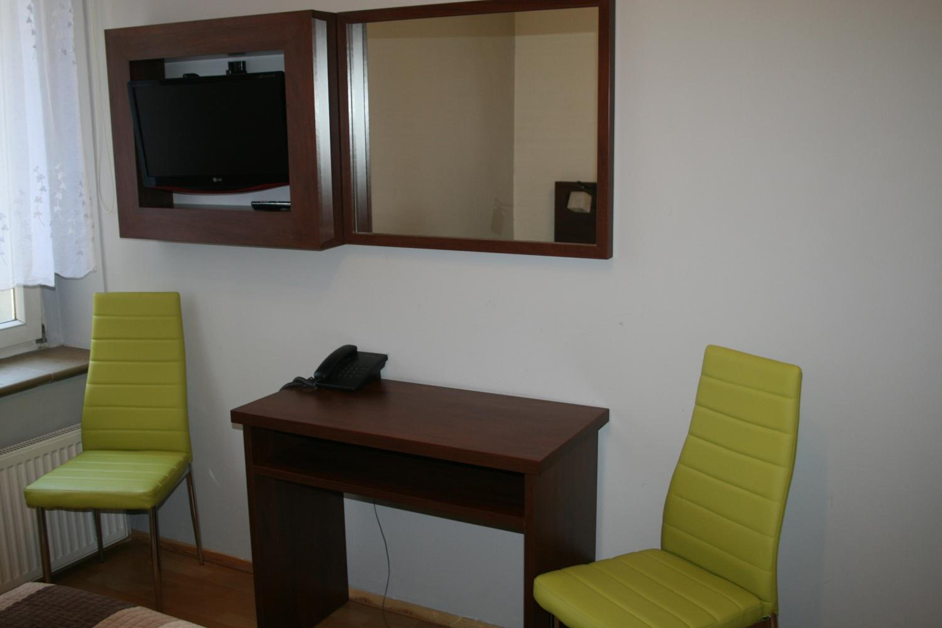 Single Room with Private Bathroom photo 3