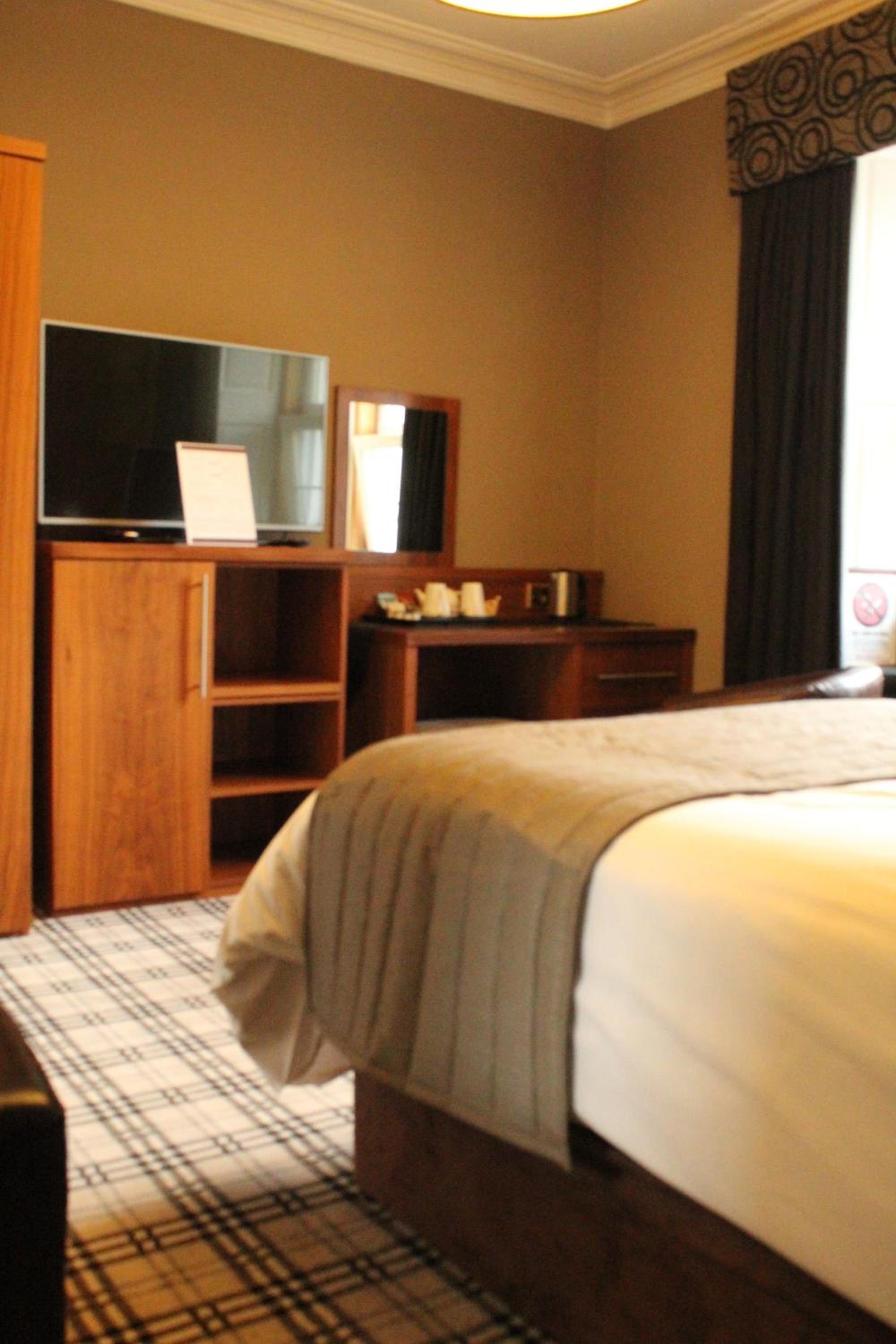 Double Room with Shower - Photo 8
