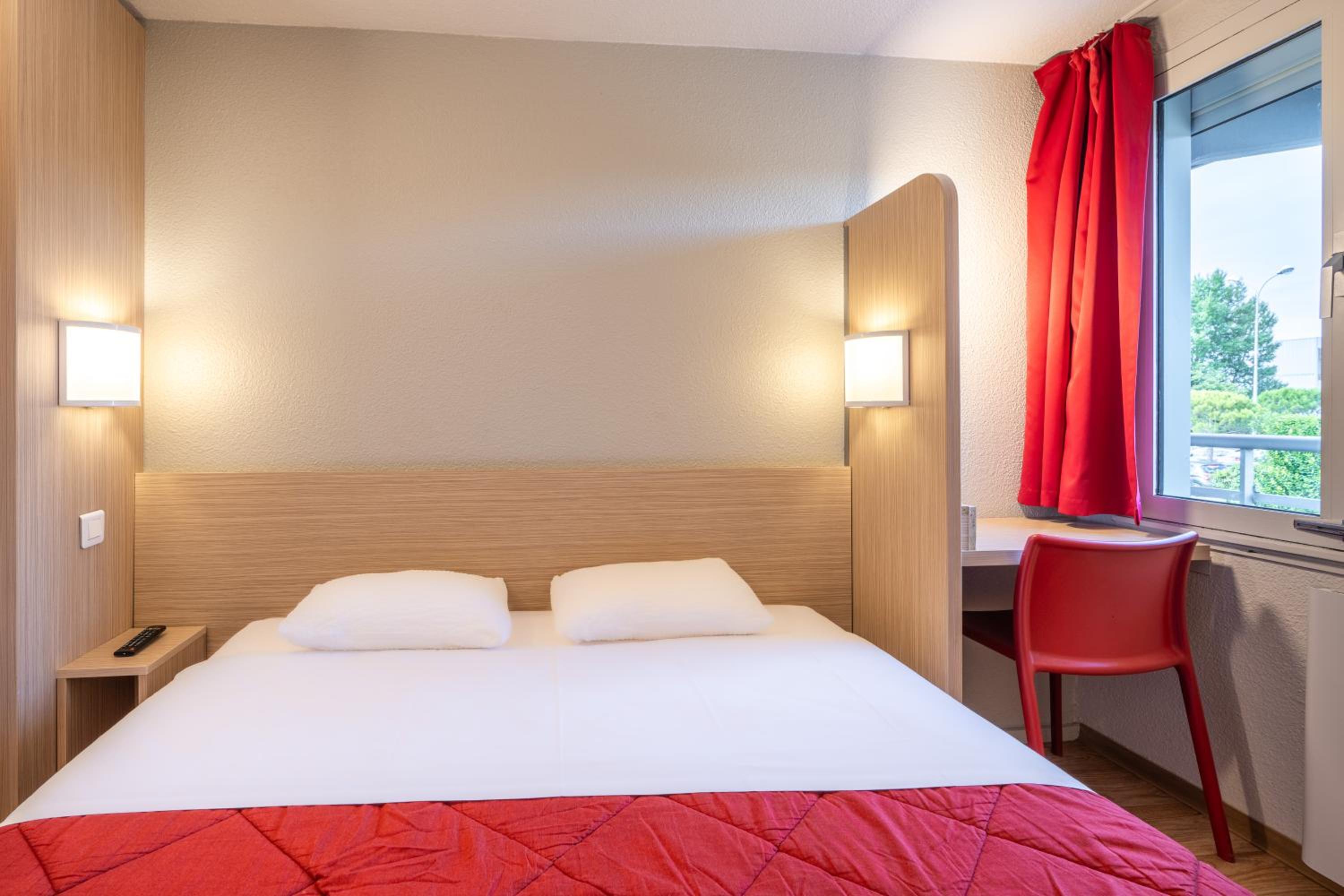 Double Room with 1 Double Bed - Photo 1