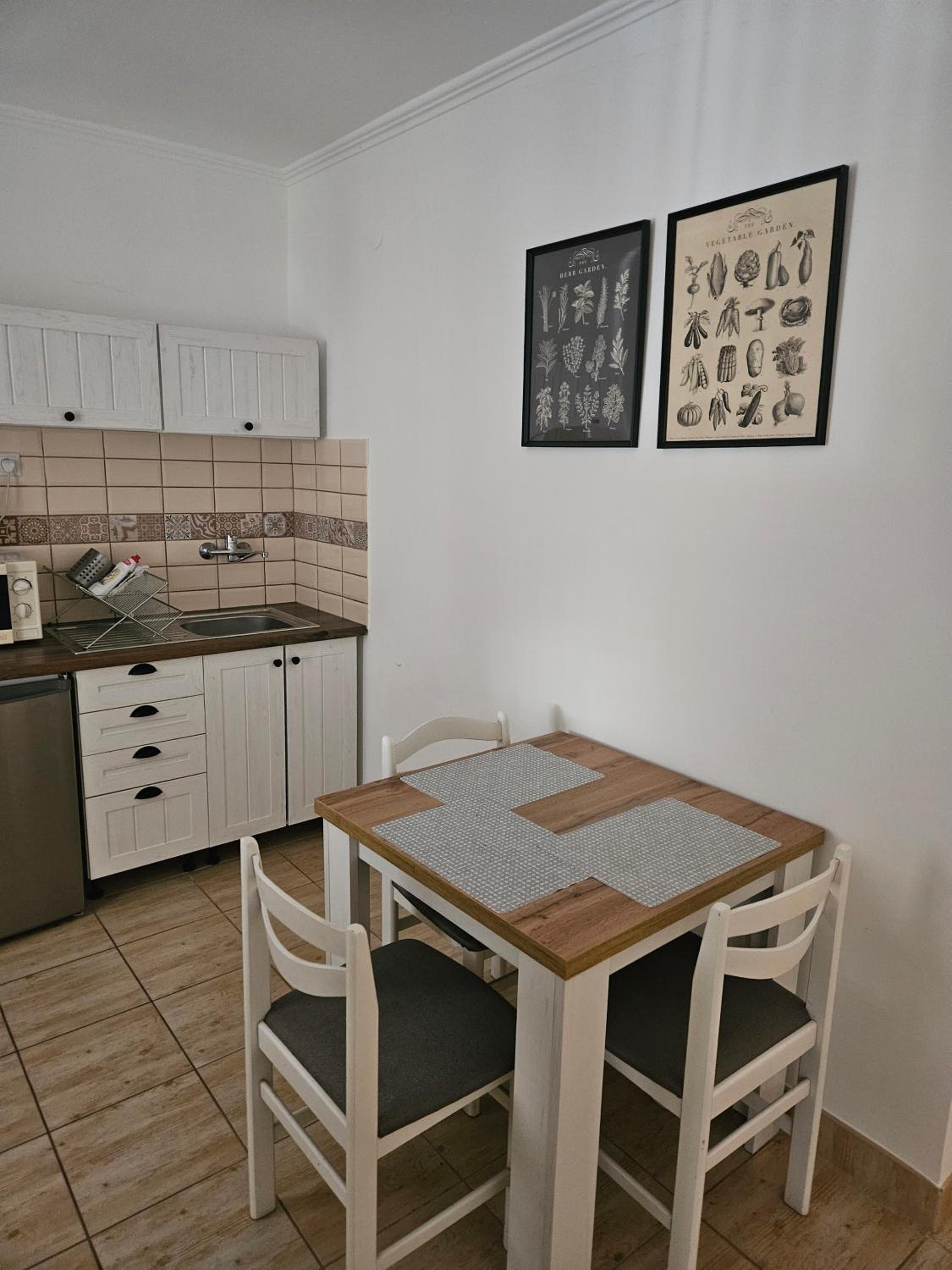 Apartment photo 2