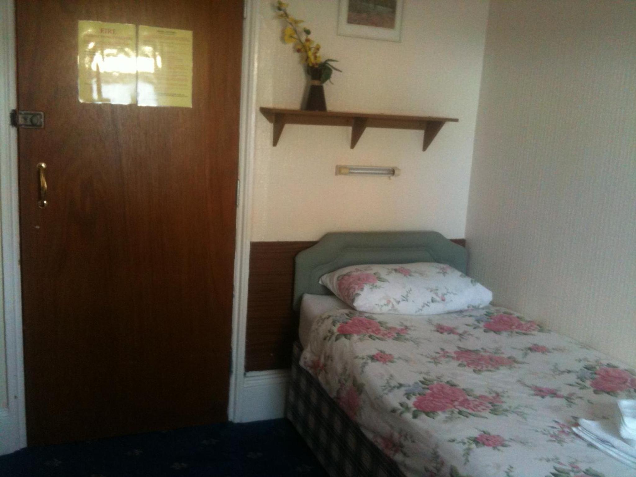 Single Room photo 2