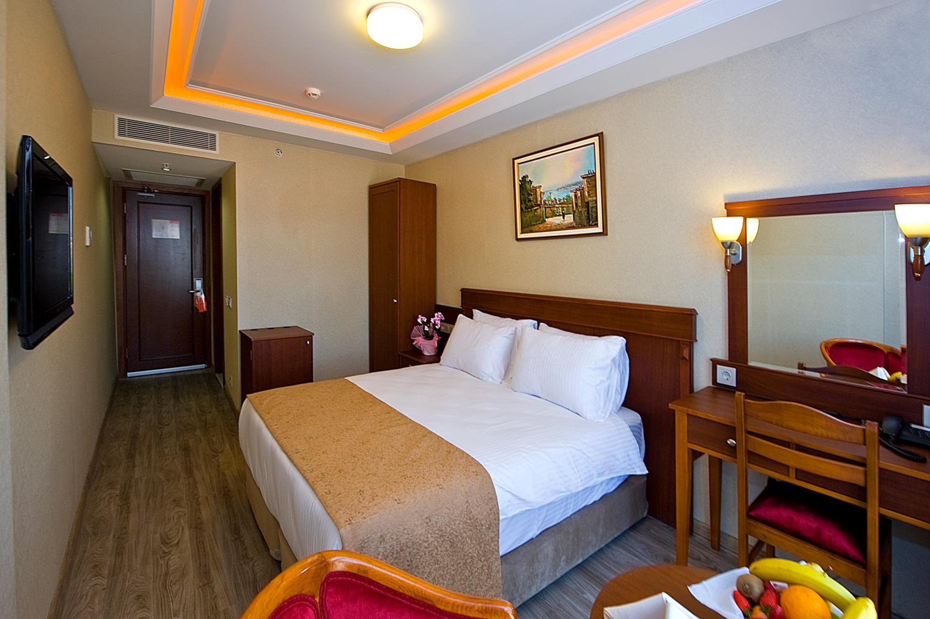 Standard Double or Twin Room photo 2