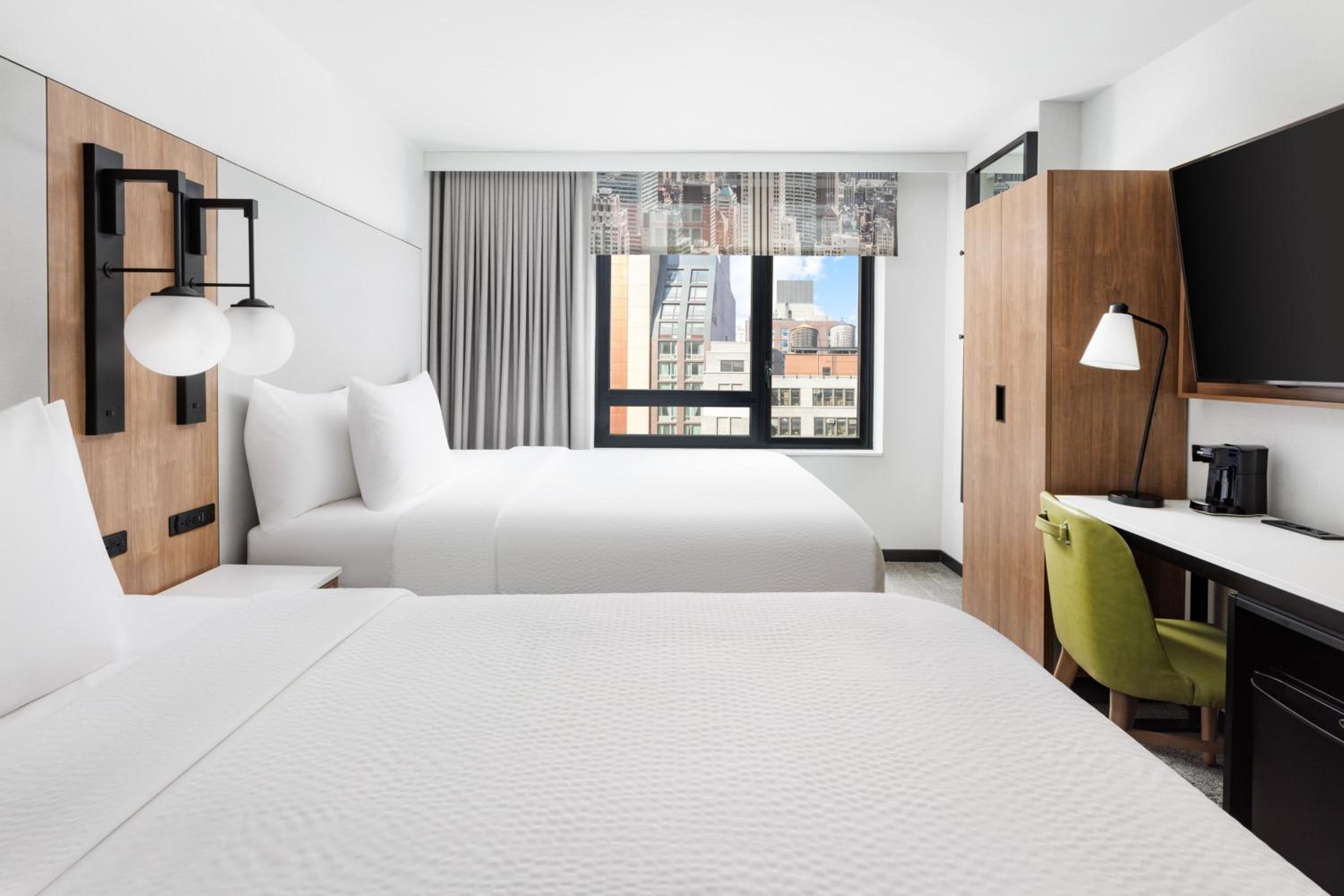 Queen Room with Two Queen Beds photo 1