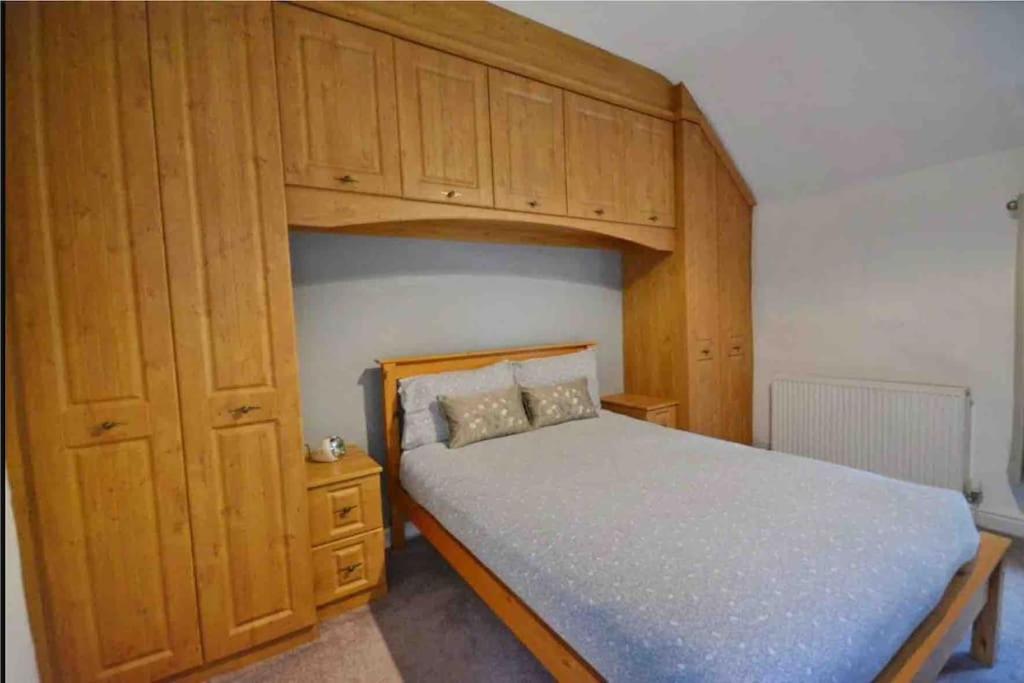 Three-Bedroom House photo 3