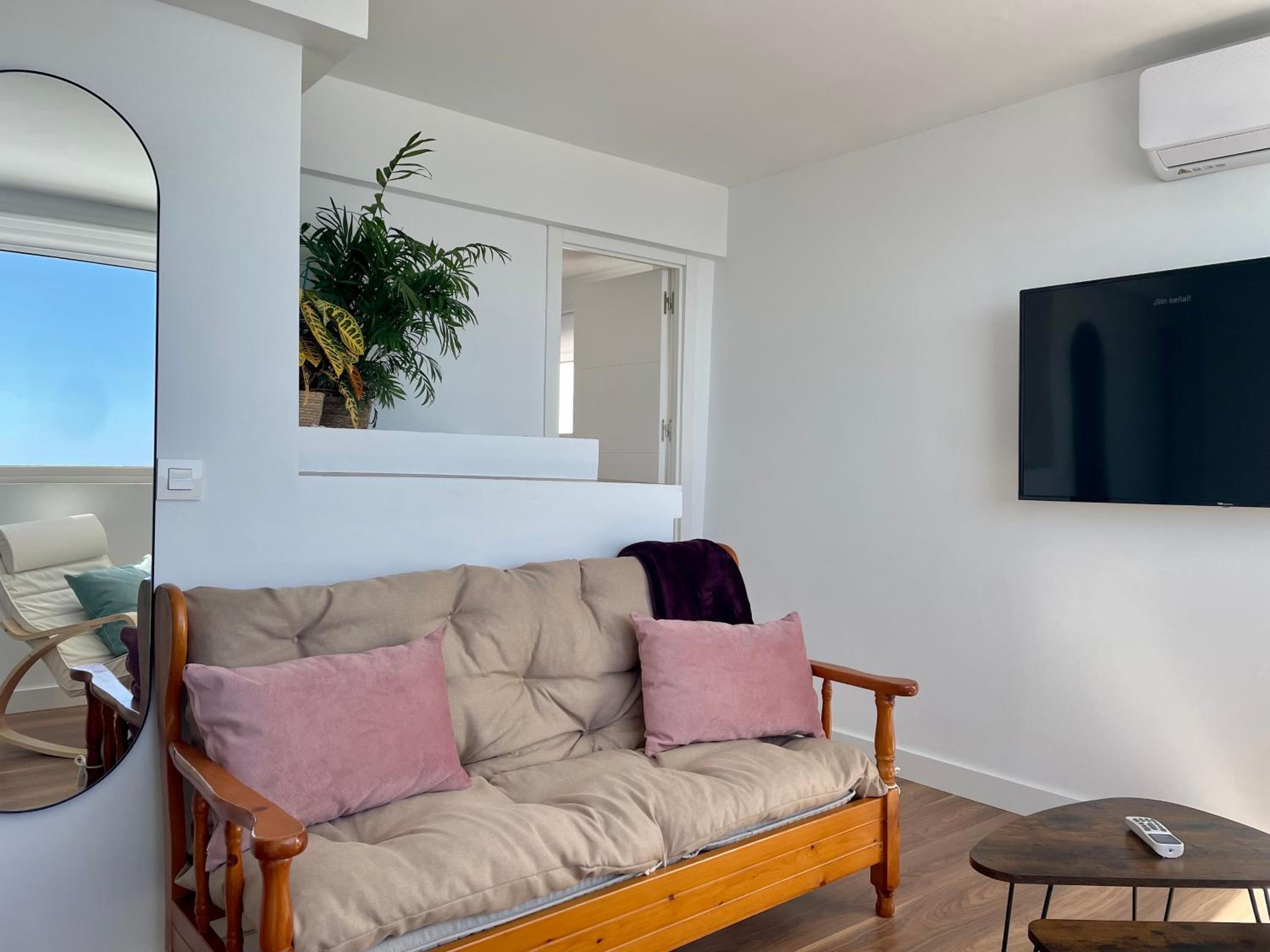 Apartamento de dos habitaciones con vista al mar