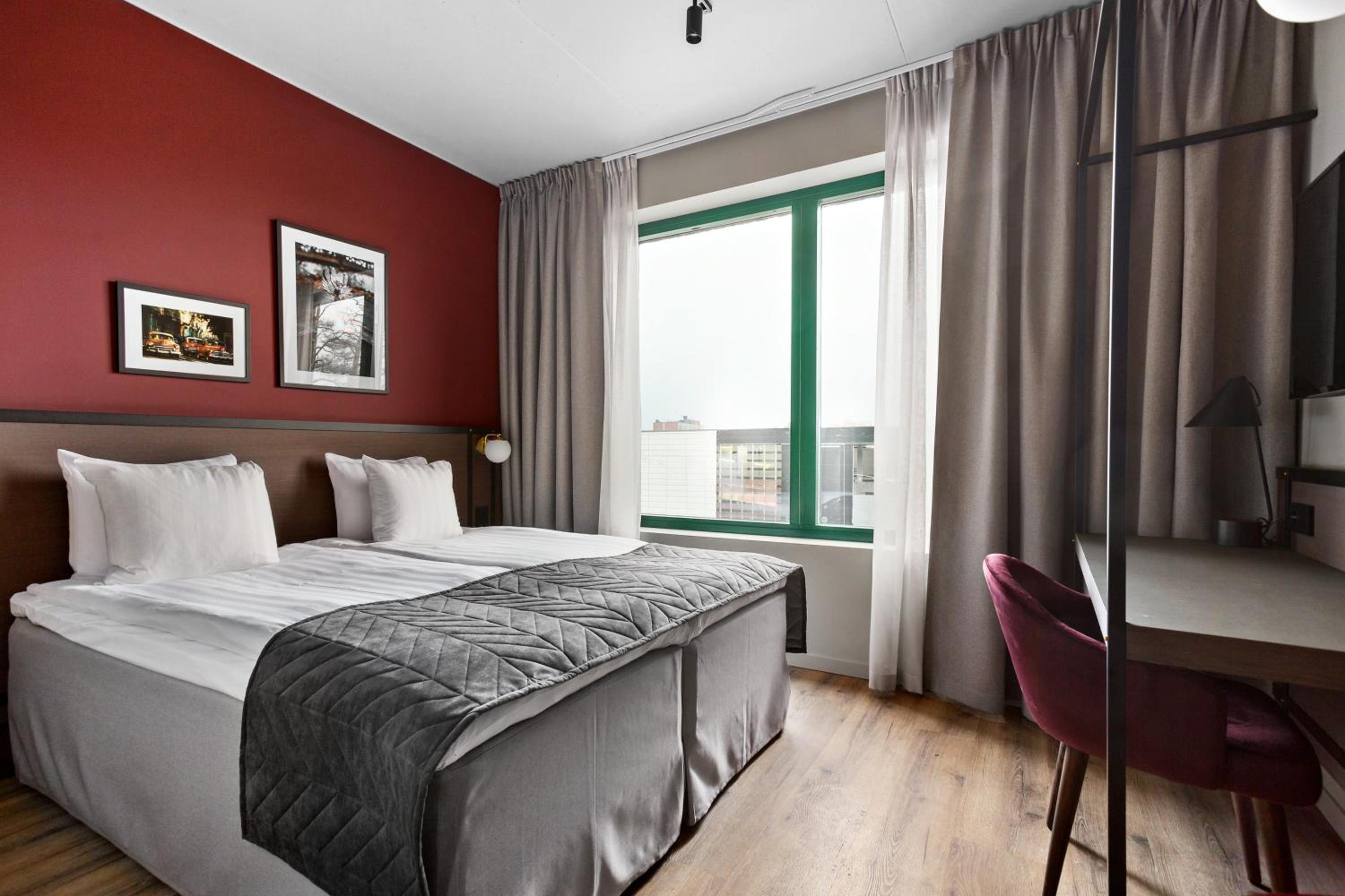 Twin Room - Photo 1