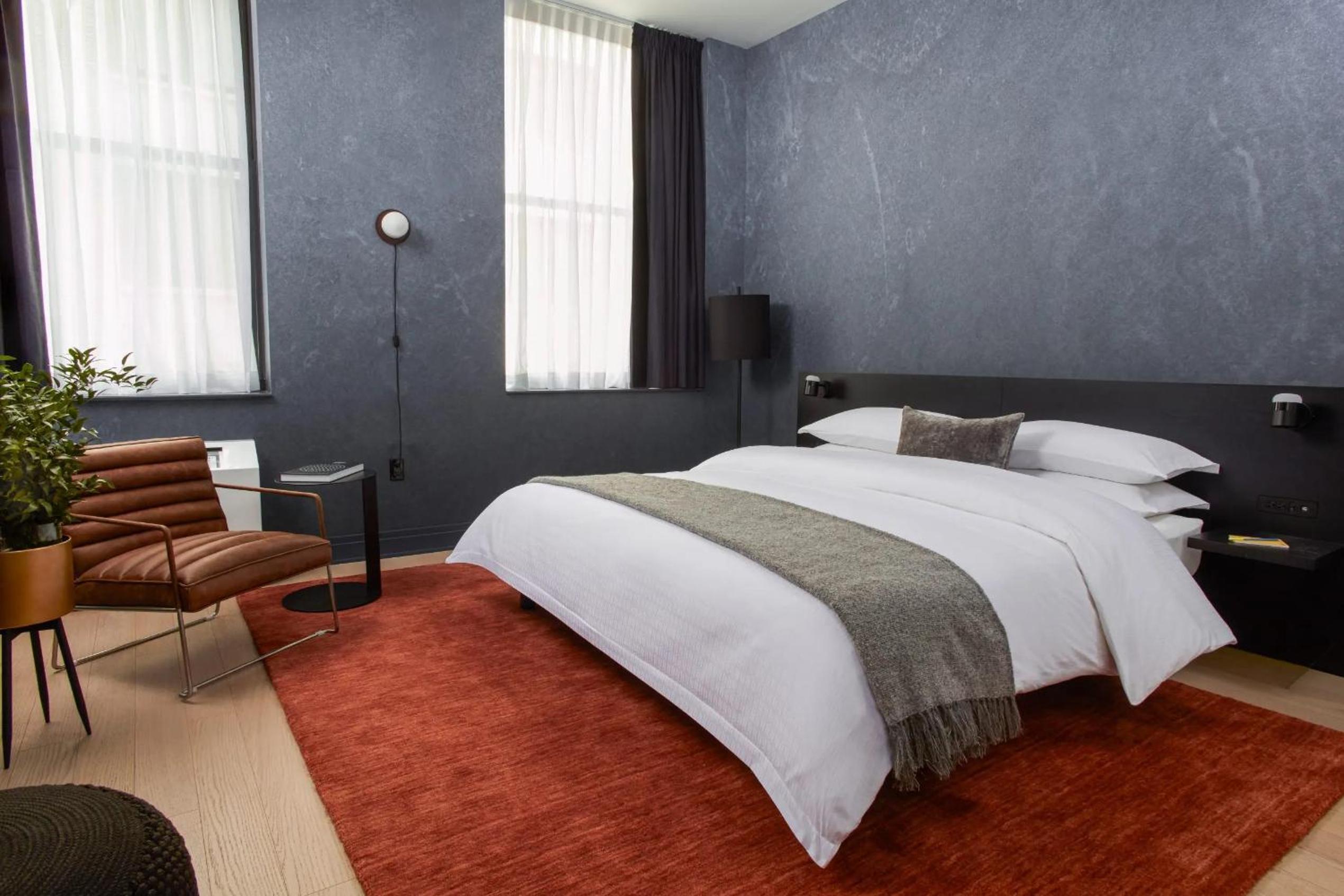 Deluxe King Studio (24/7 Front Desk)