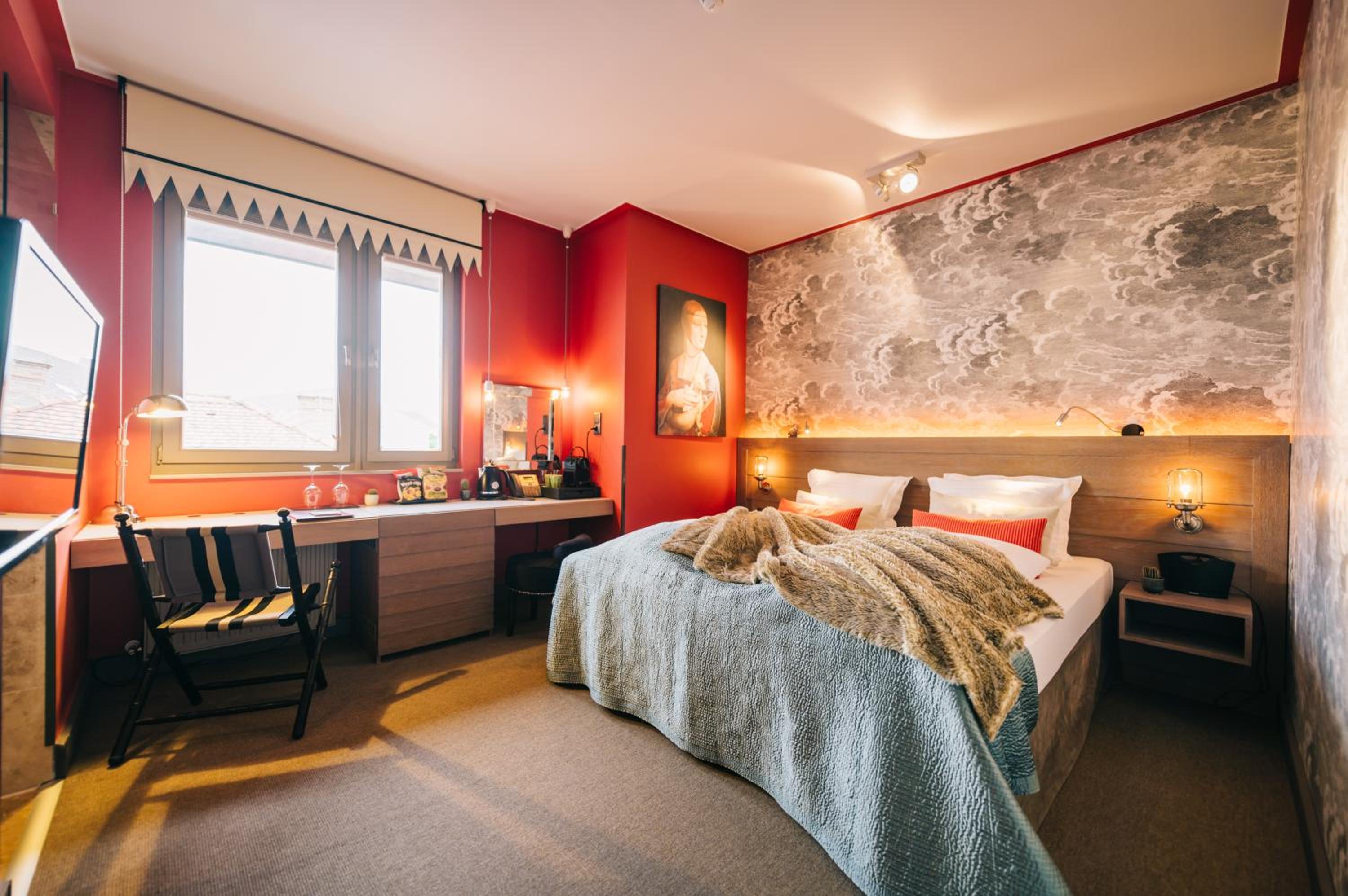 Deluxe Double or Twin Room - Photo 17