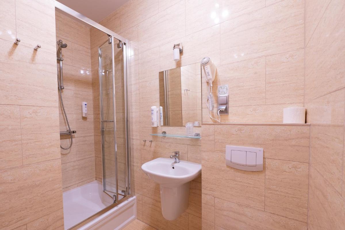 Small Single Room photo 3