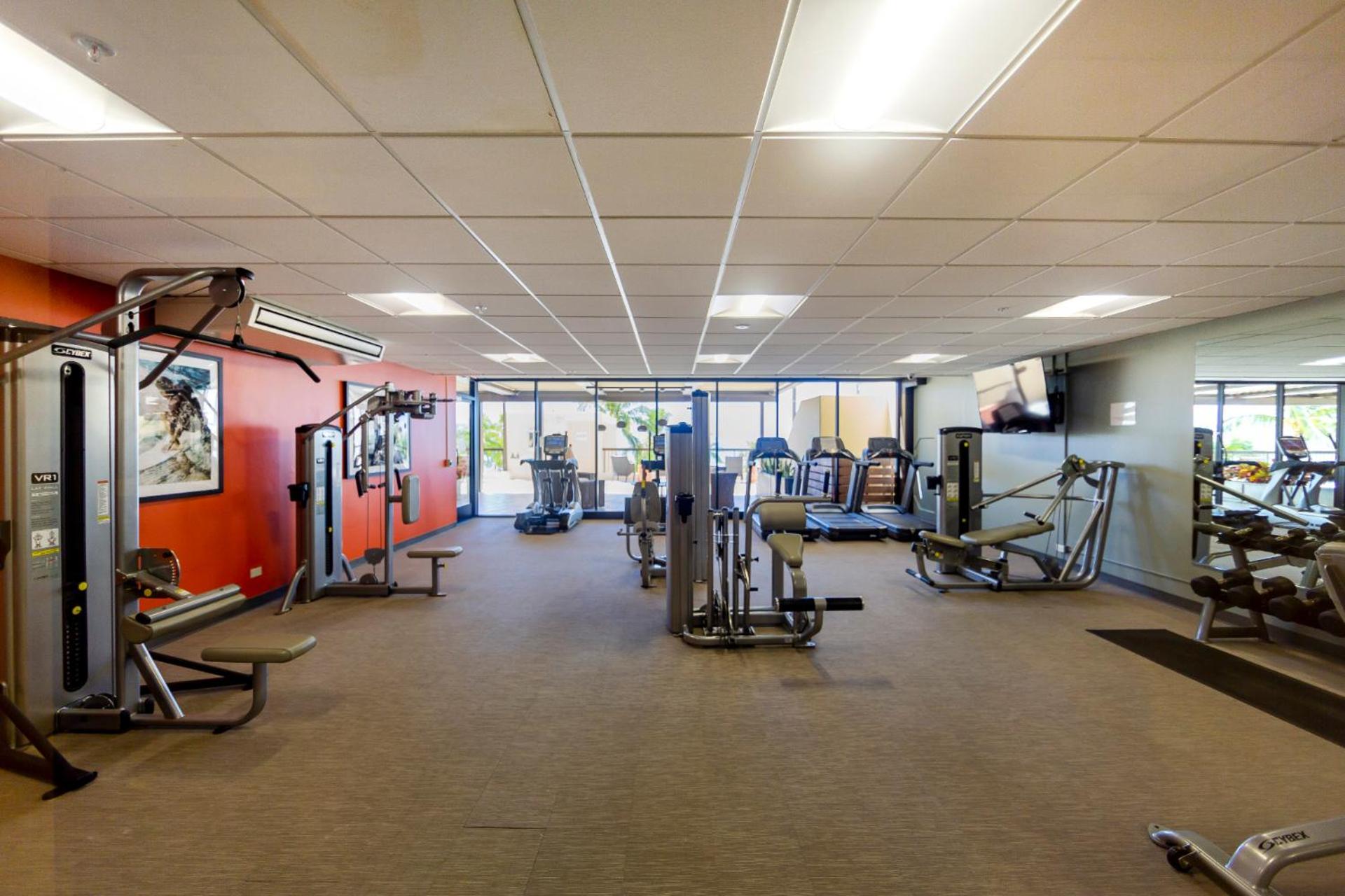 Ocean Front Spectacular Condo: activities & amenities photo