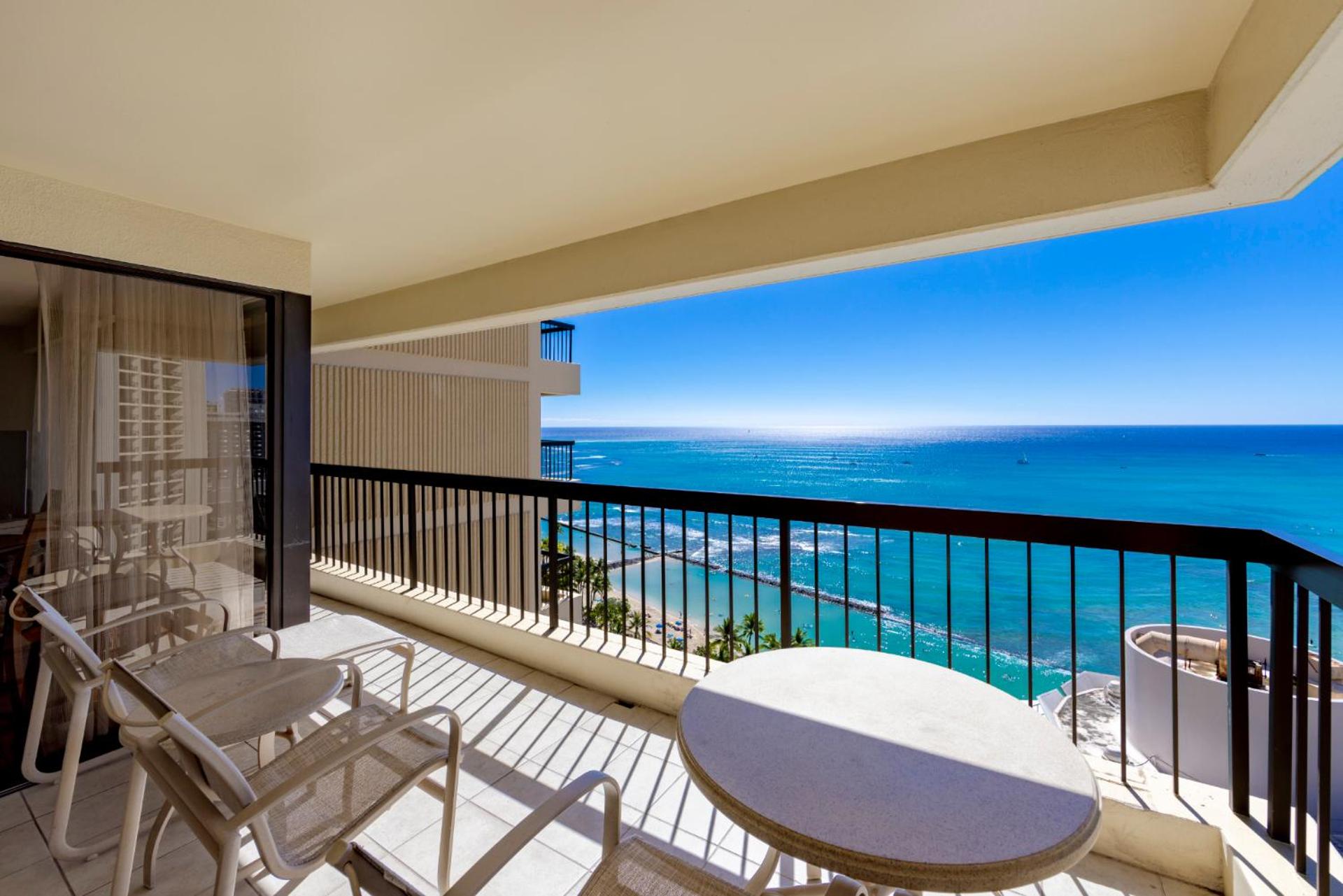 Ocean Front Spectacular Condo: Apartment with Sea View photo