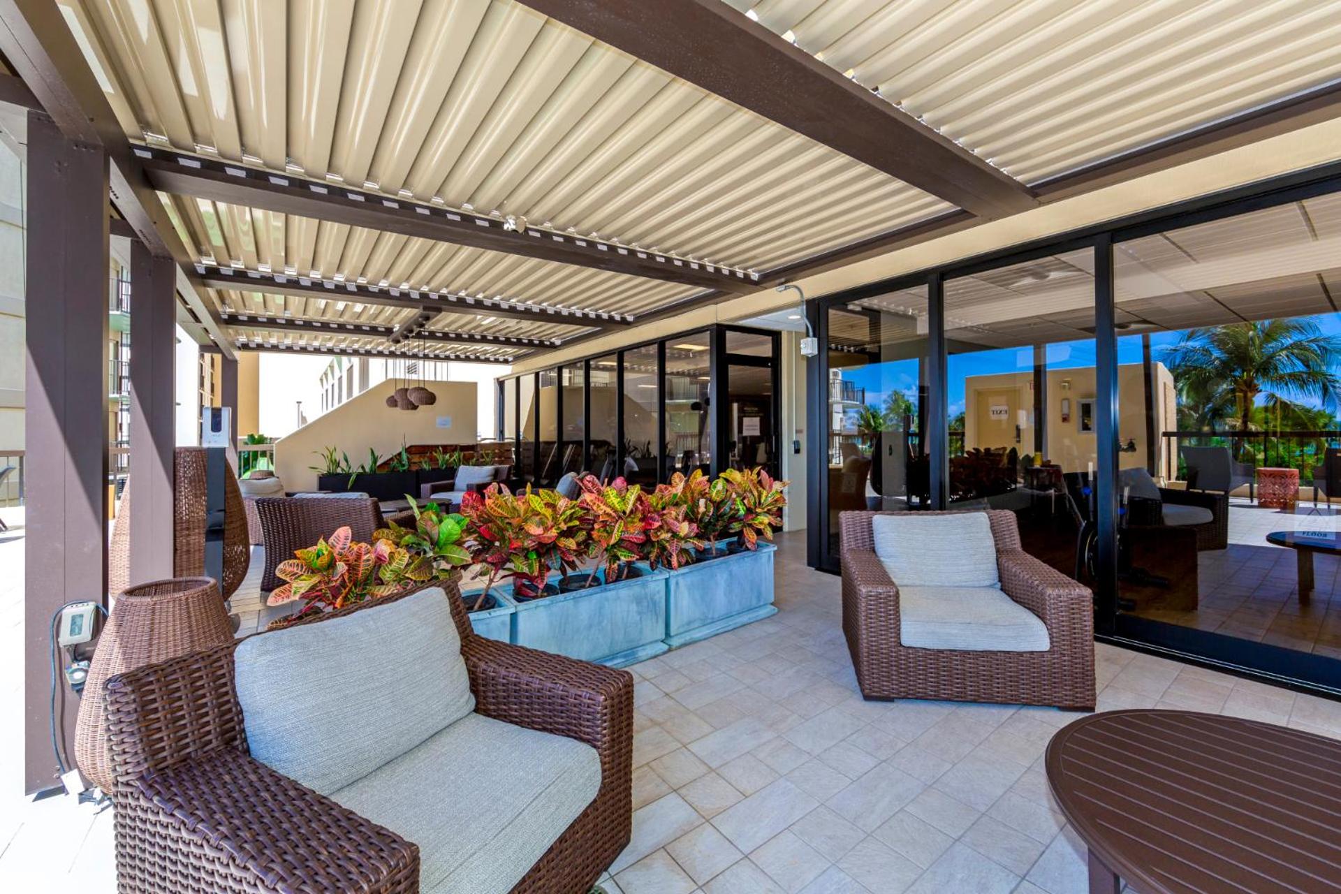 Ocean Front Spectacular Condo: Apartment with Sea View photo