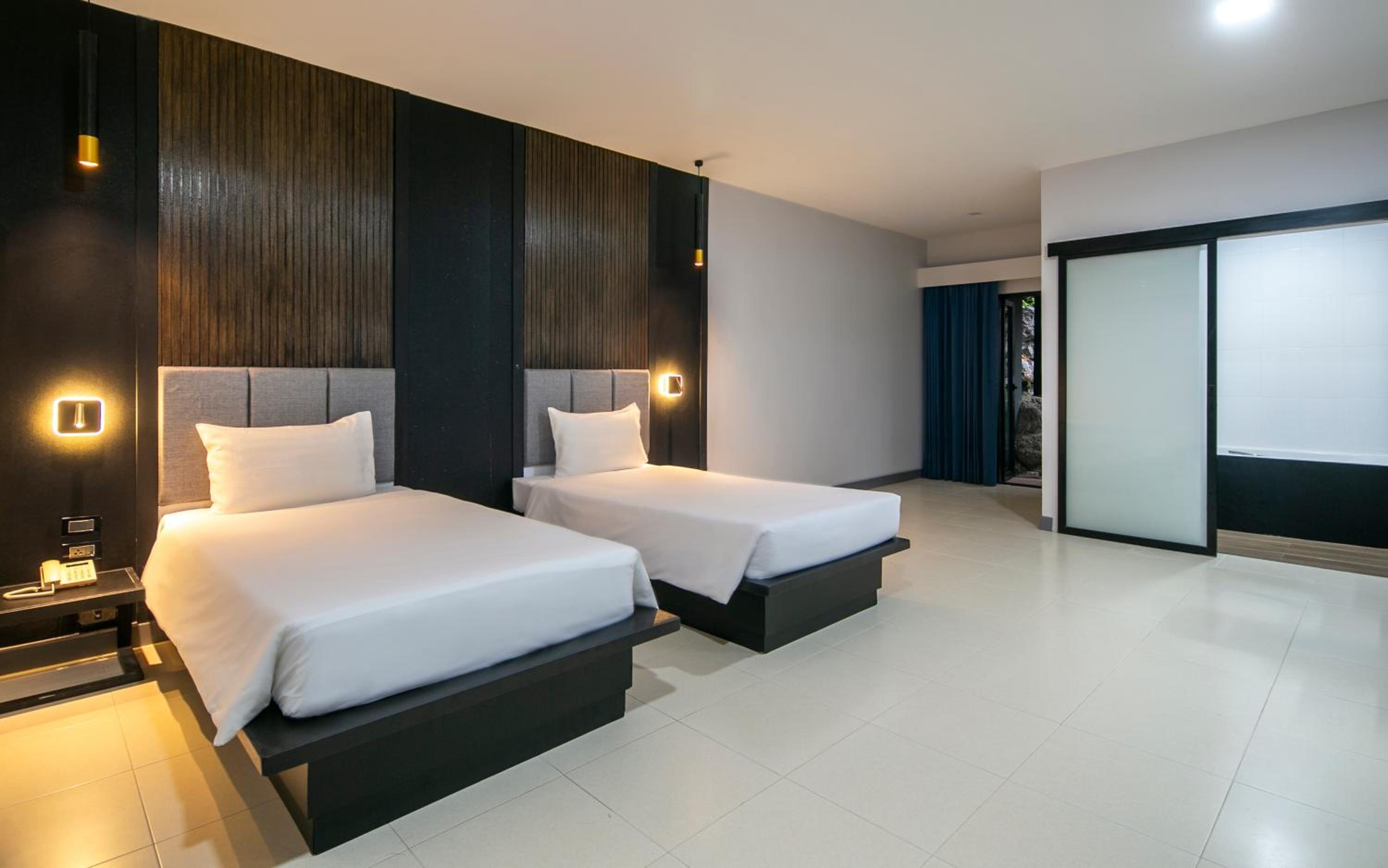 Deluxe Double or Twin Room - Photo 5