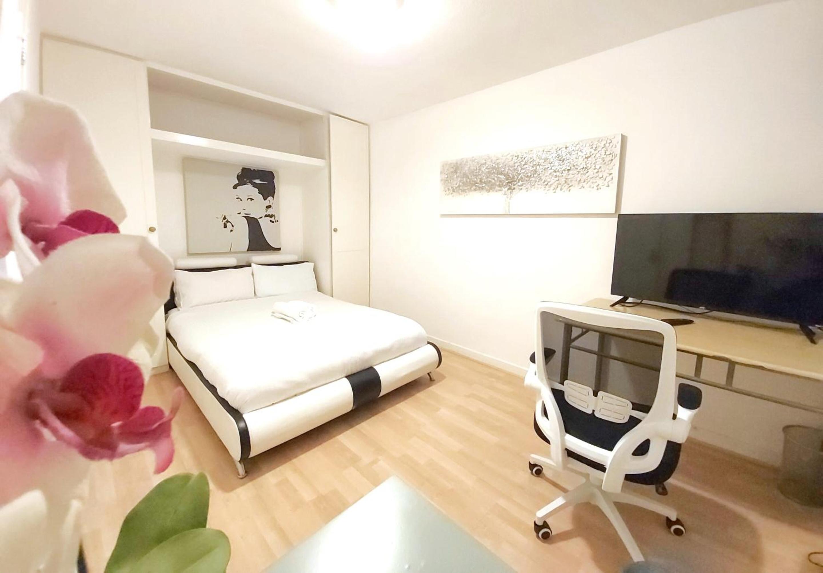 Standard Double Room with Shared Bathroom photo 1