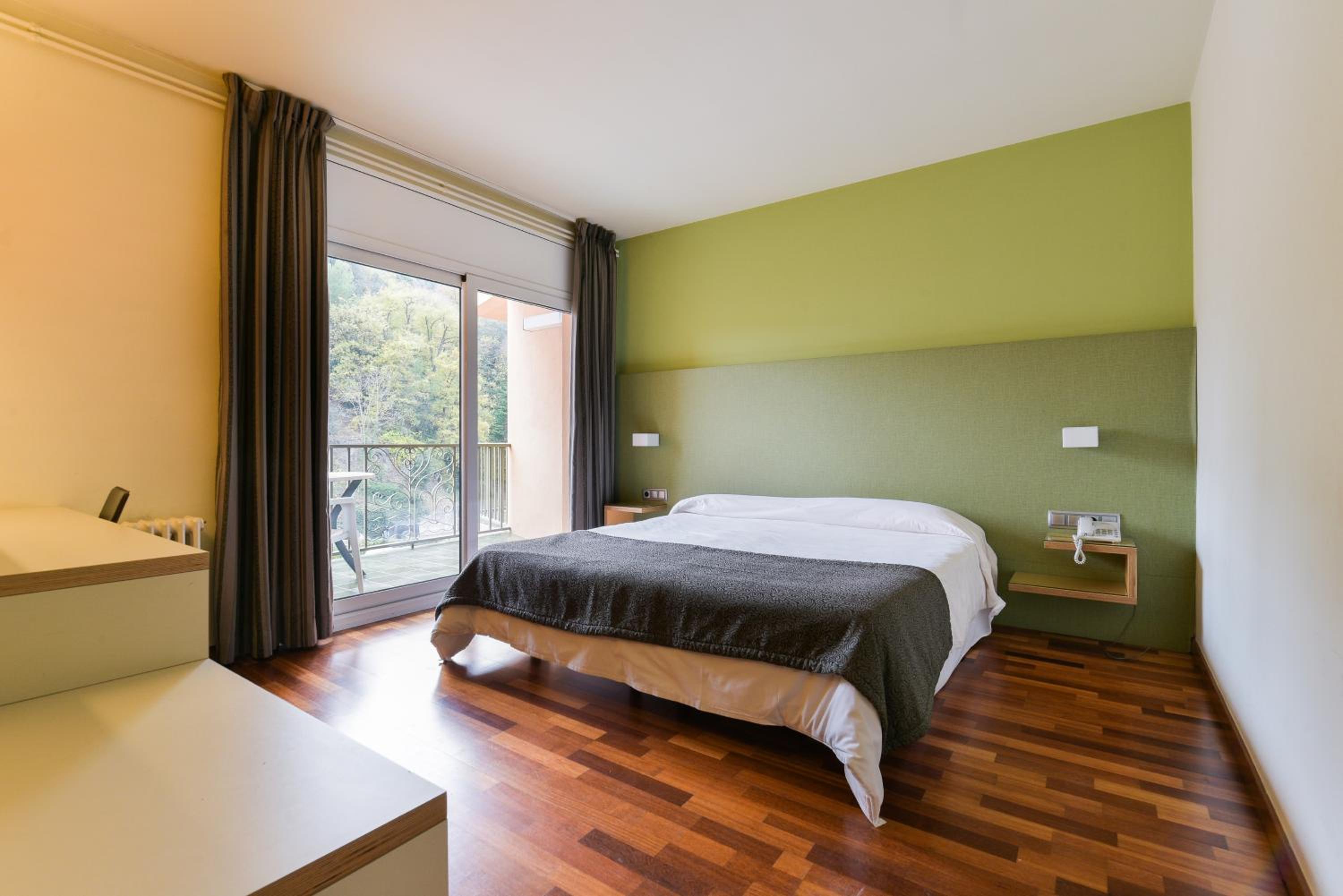 Double or Twin Room - Photo 9