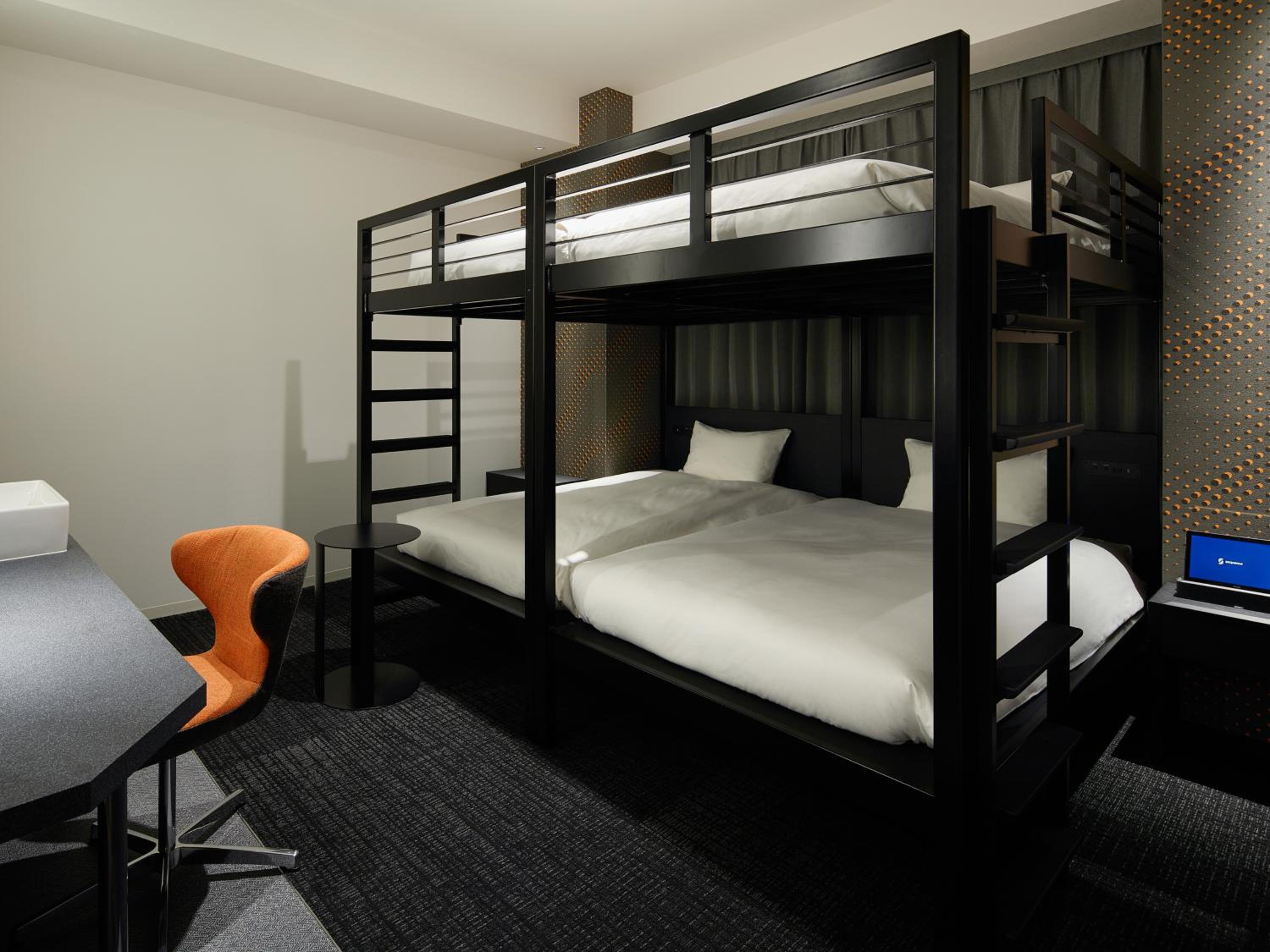 Bunk Beds (4 Adults) - with Shower