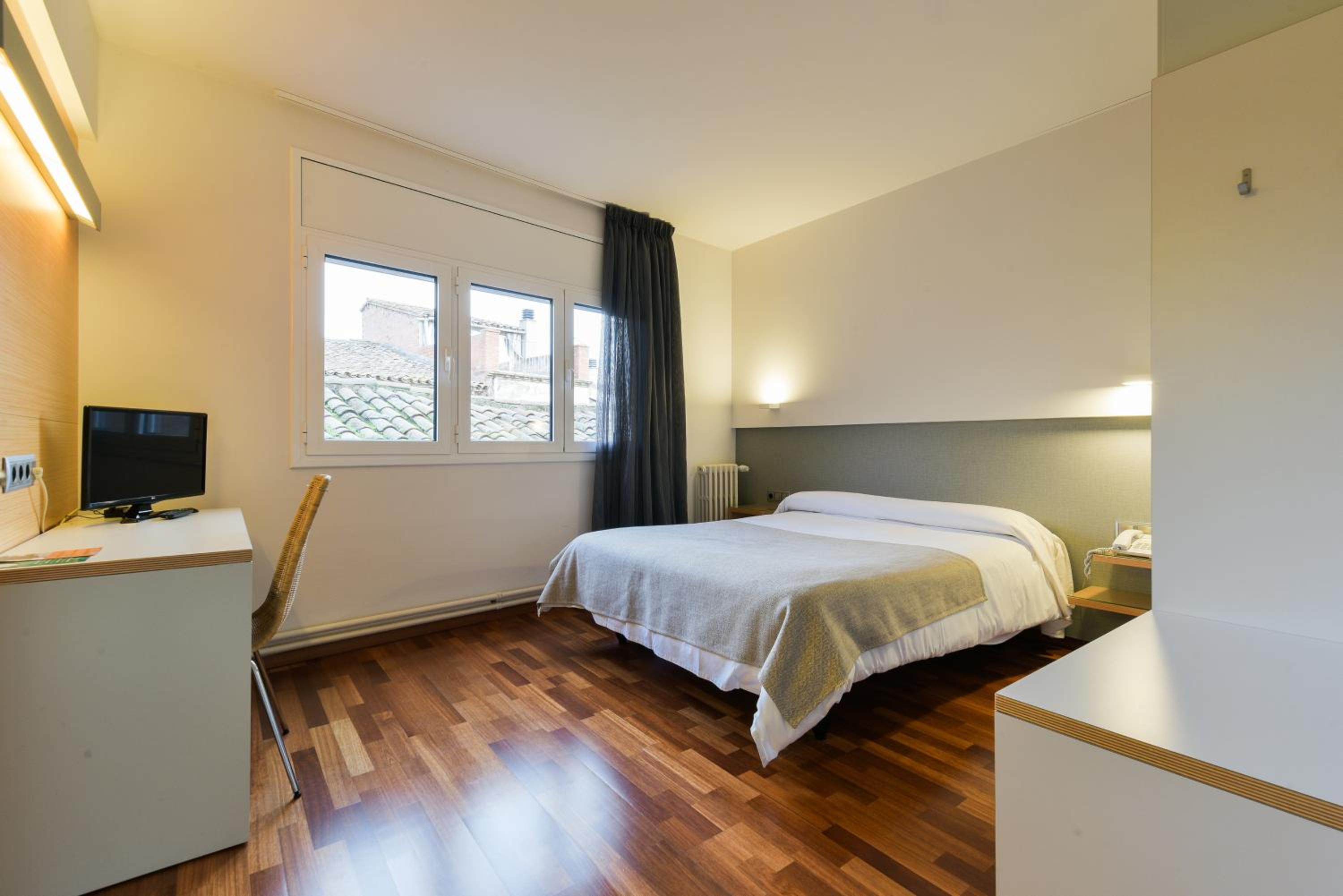 Double or Twin Room - Photo 11