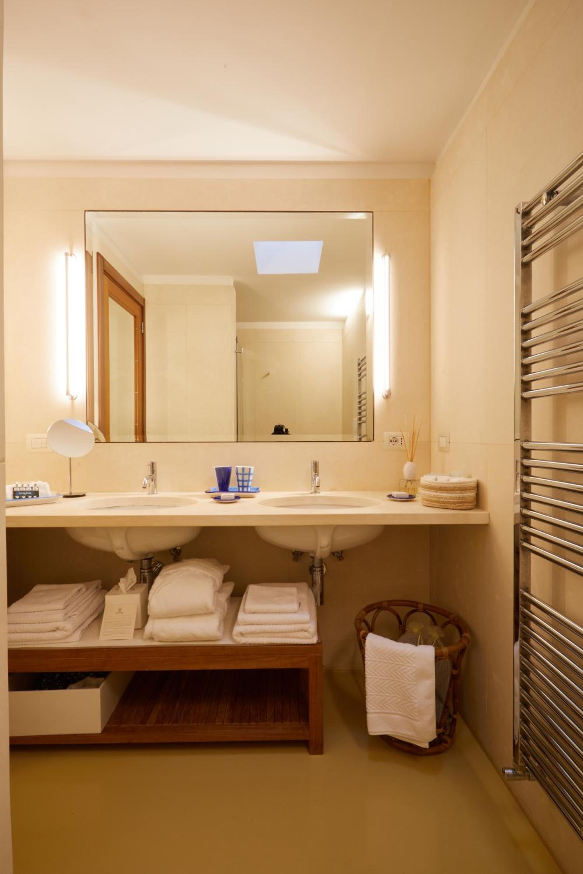 Double or Twin Room with Garden View photo 2