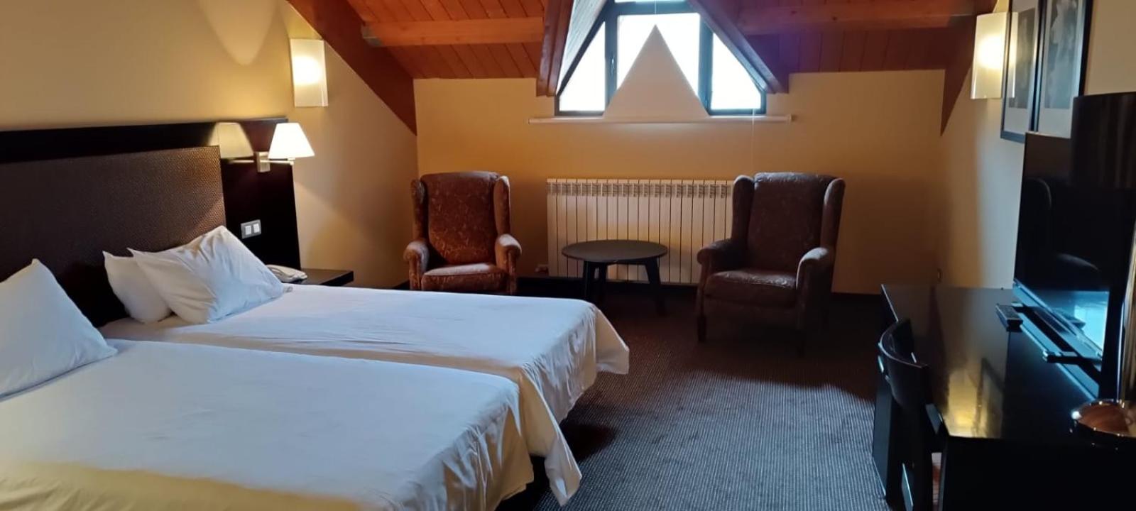 Double Room - Photo 2