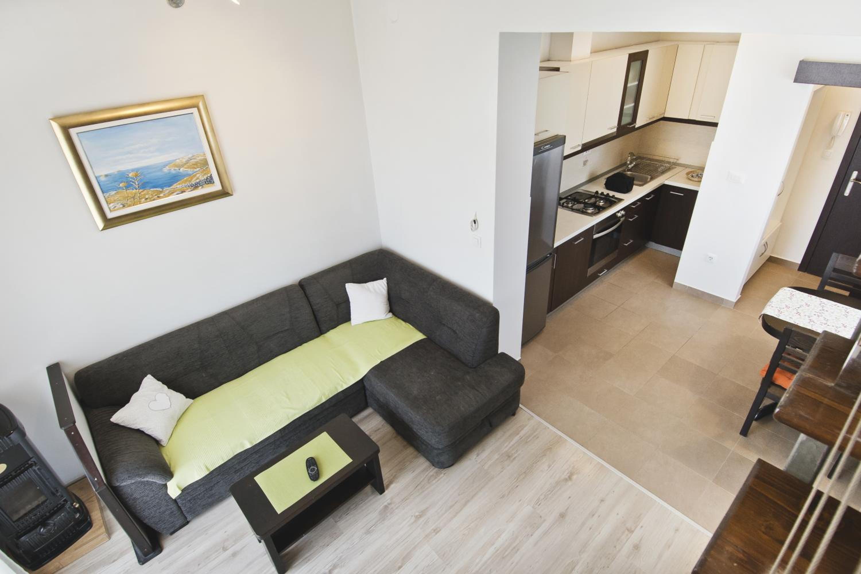 Maisonette photo 2