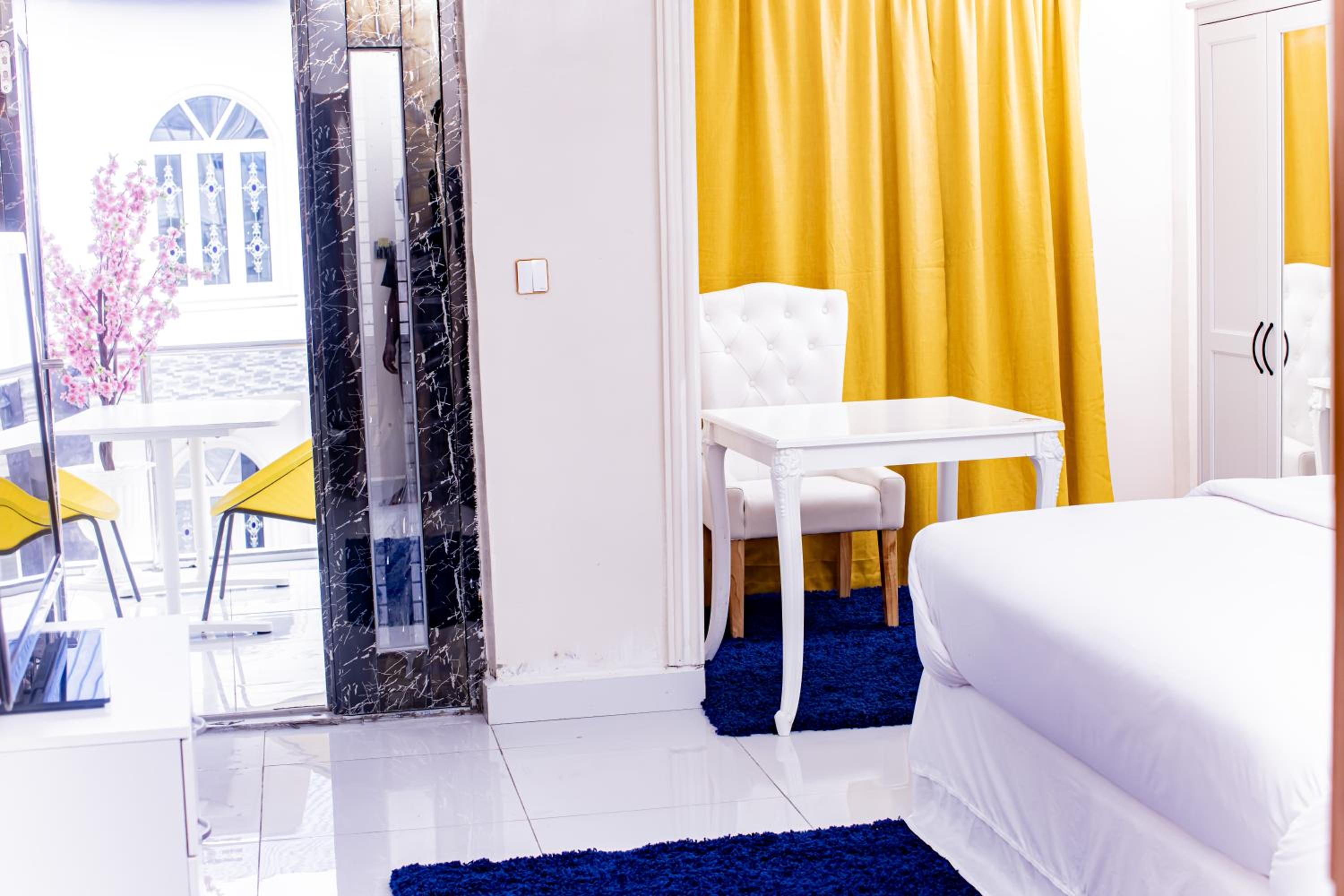 Deluxe Double Room With Balcony photo 3