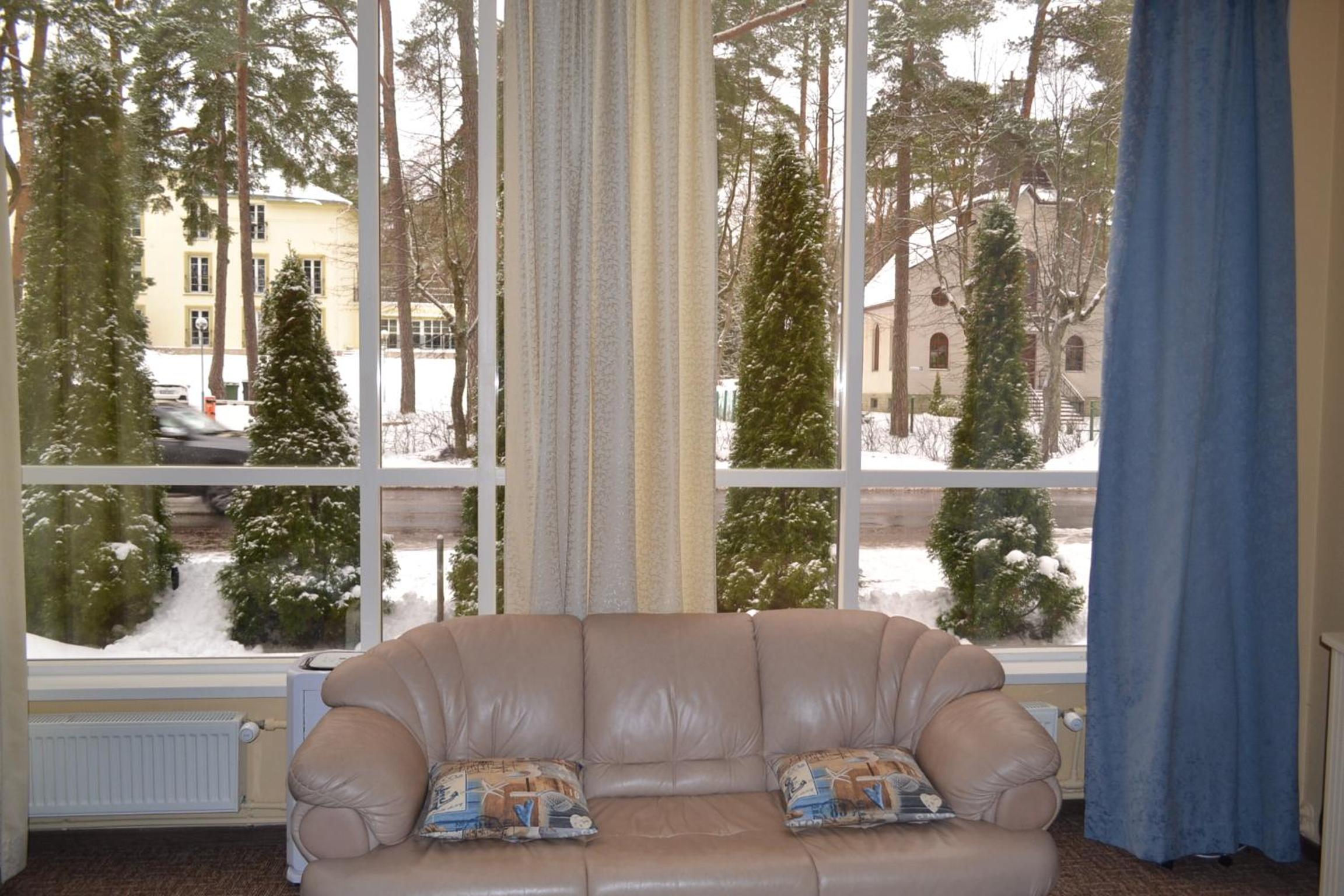 Suite - Photo 17