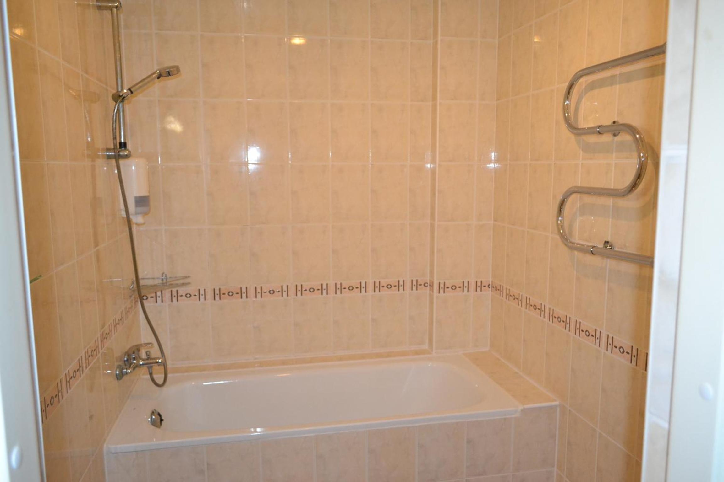 Suite - Photo 5