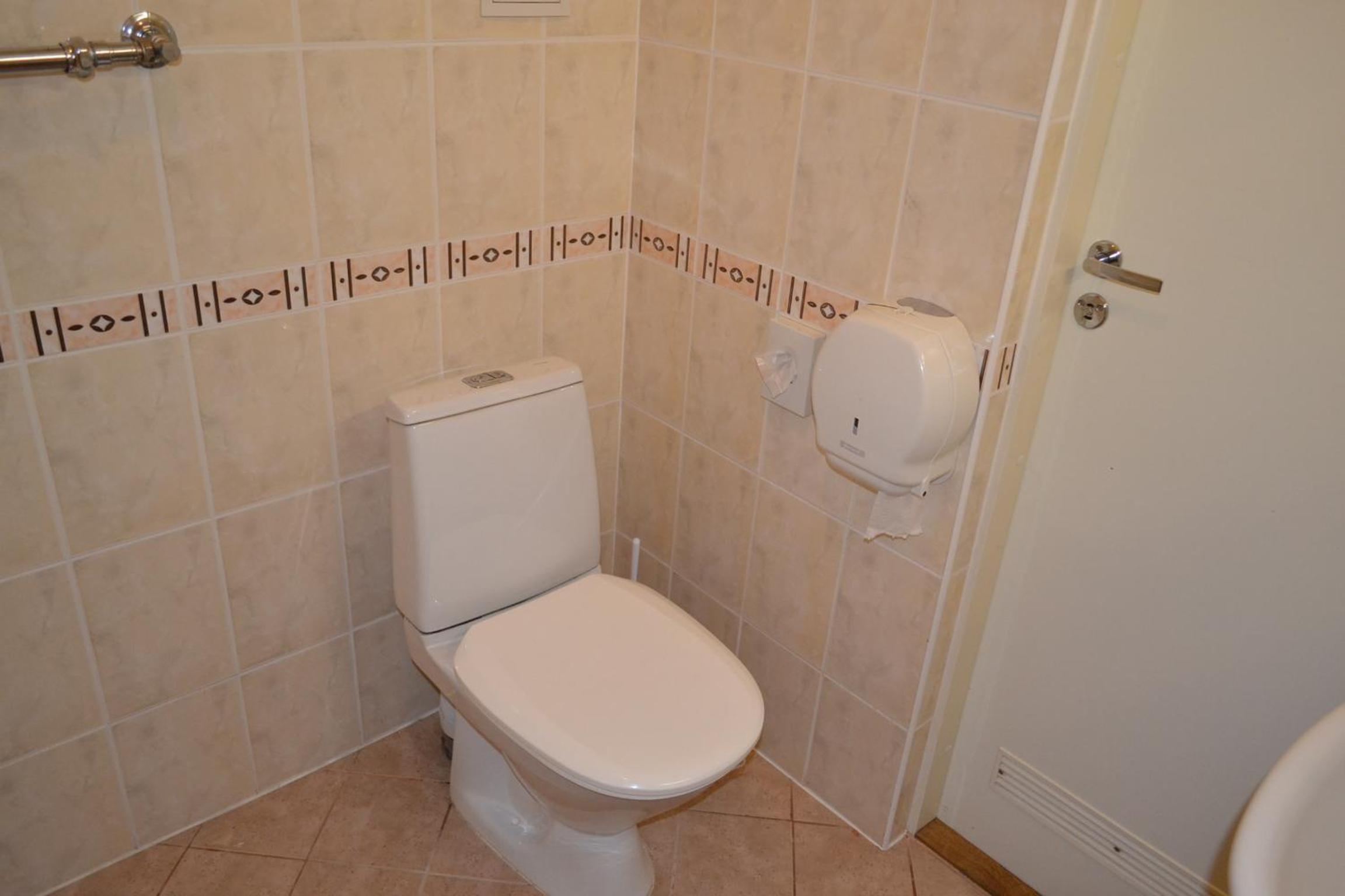 Suite - Photo 11