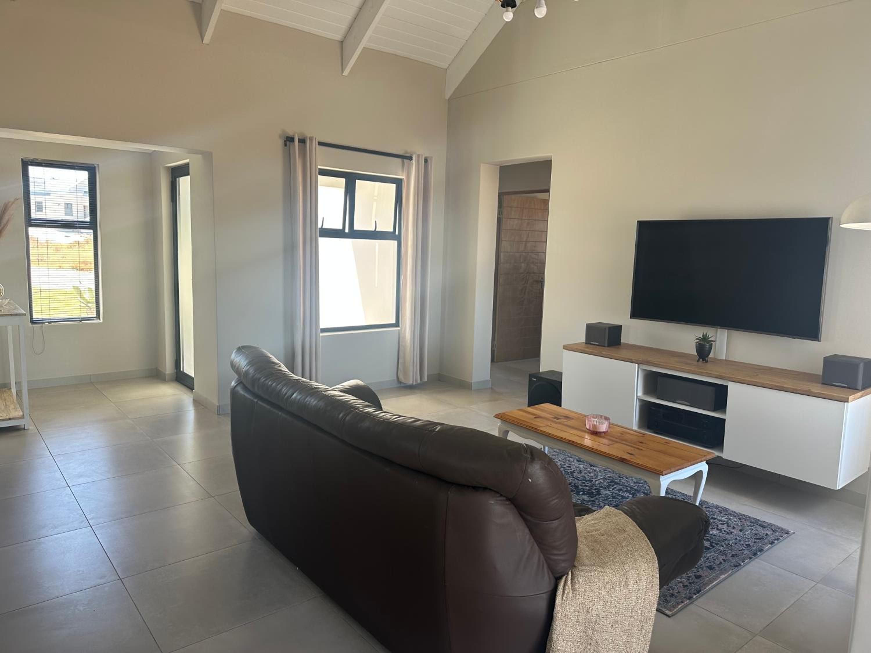 Three-Bedroom House photo 1