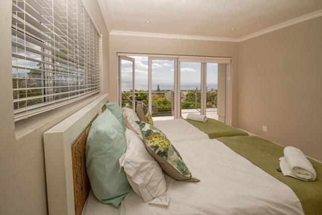 Four-Bedroom House - Photo 35
