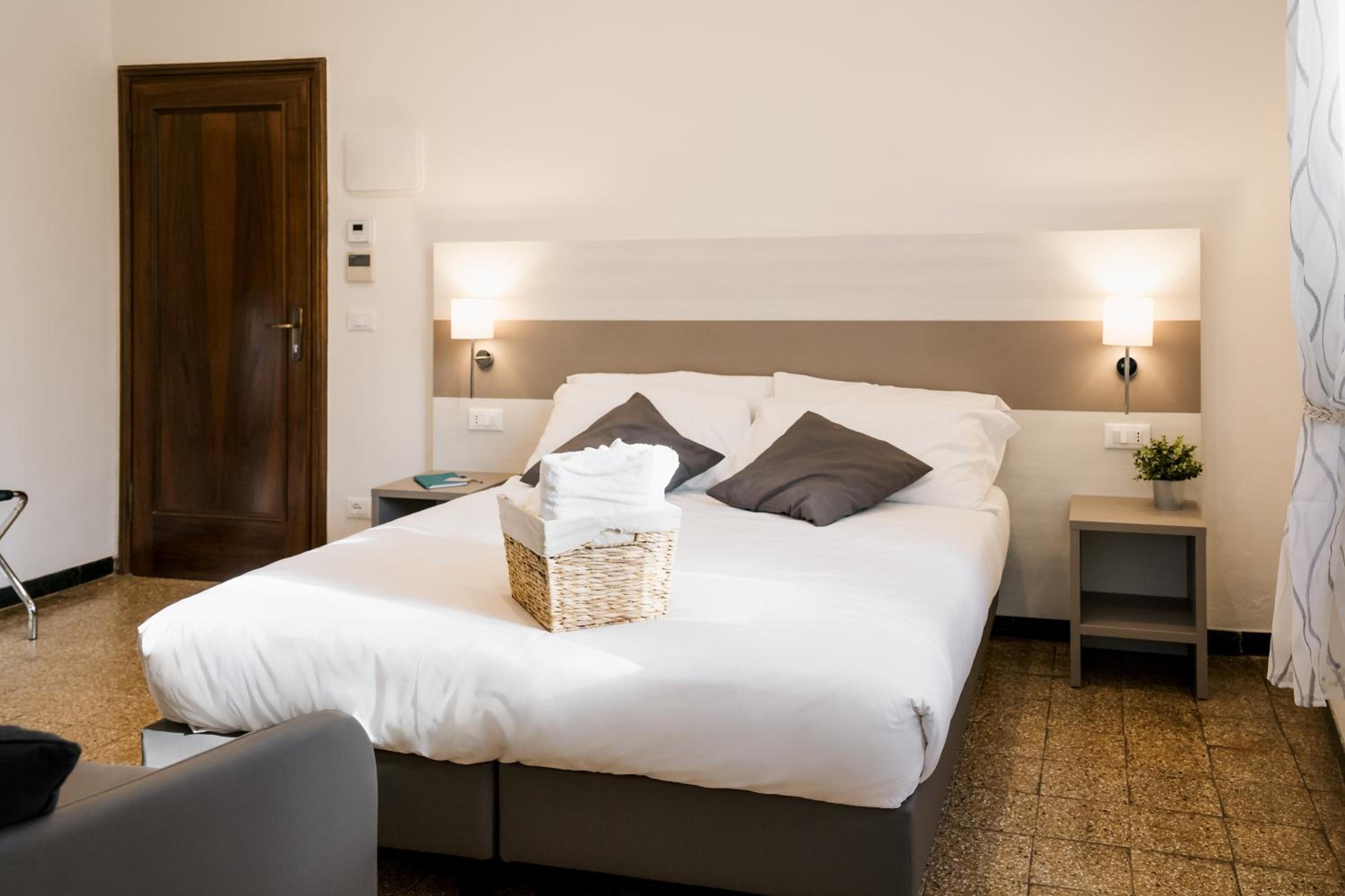 Triple Room - Photo 6