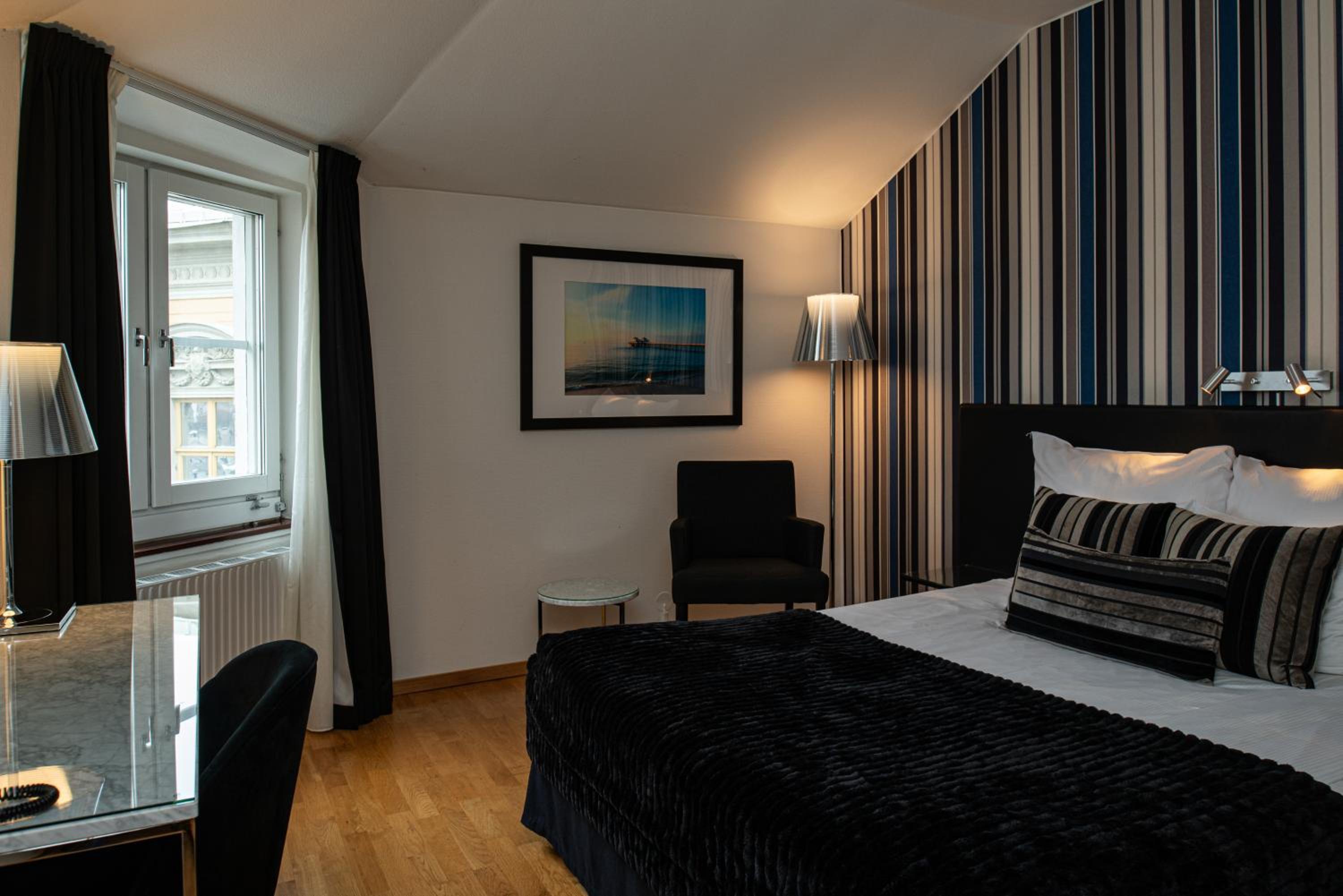 Standard Twin Room - Photo 3