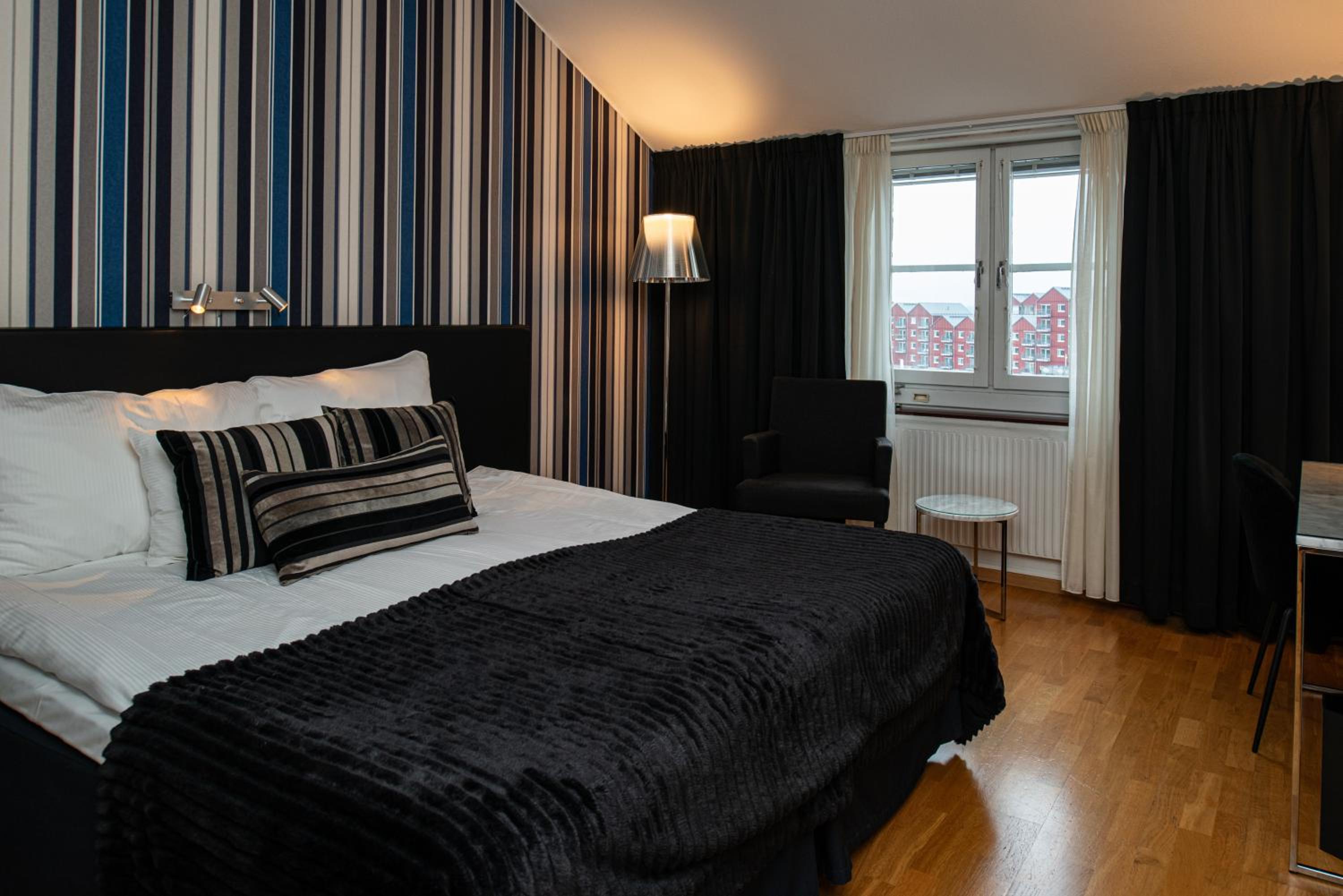 Standard Twin Room - Photo 1