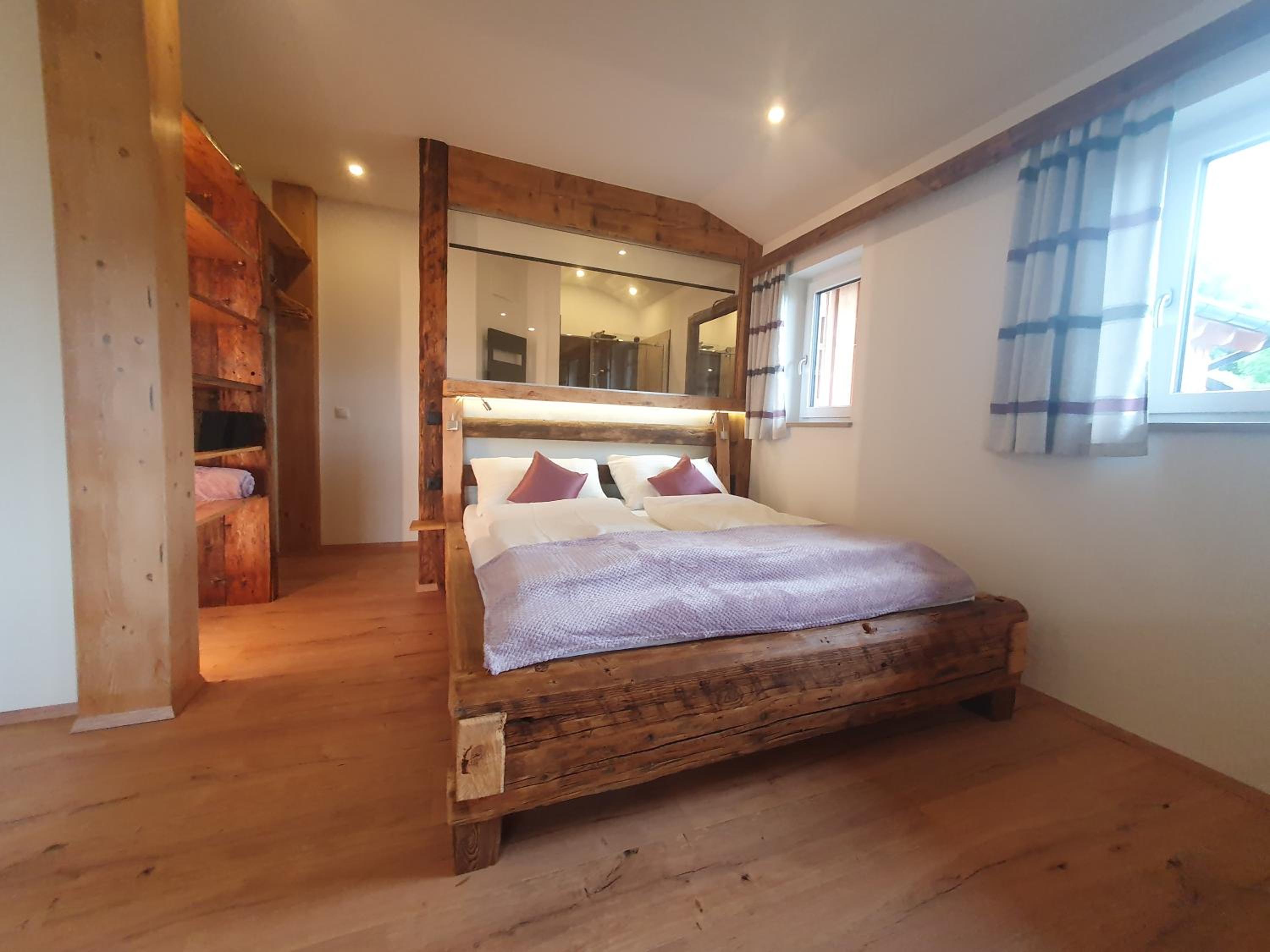 One-Bedroom Apartment with Shower