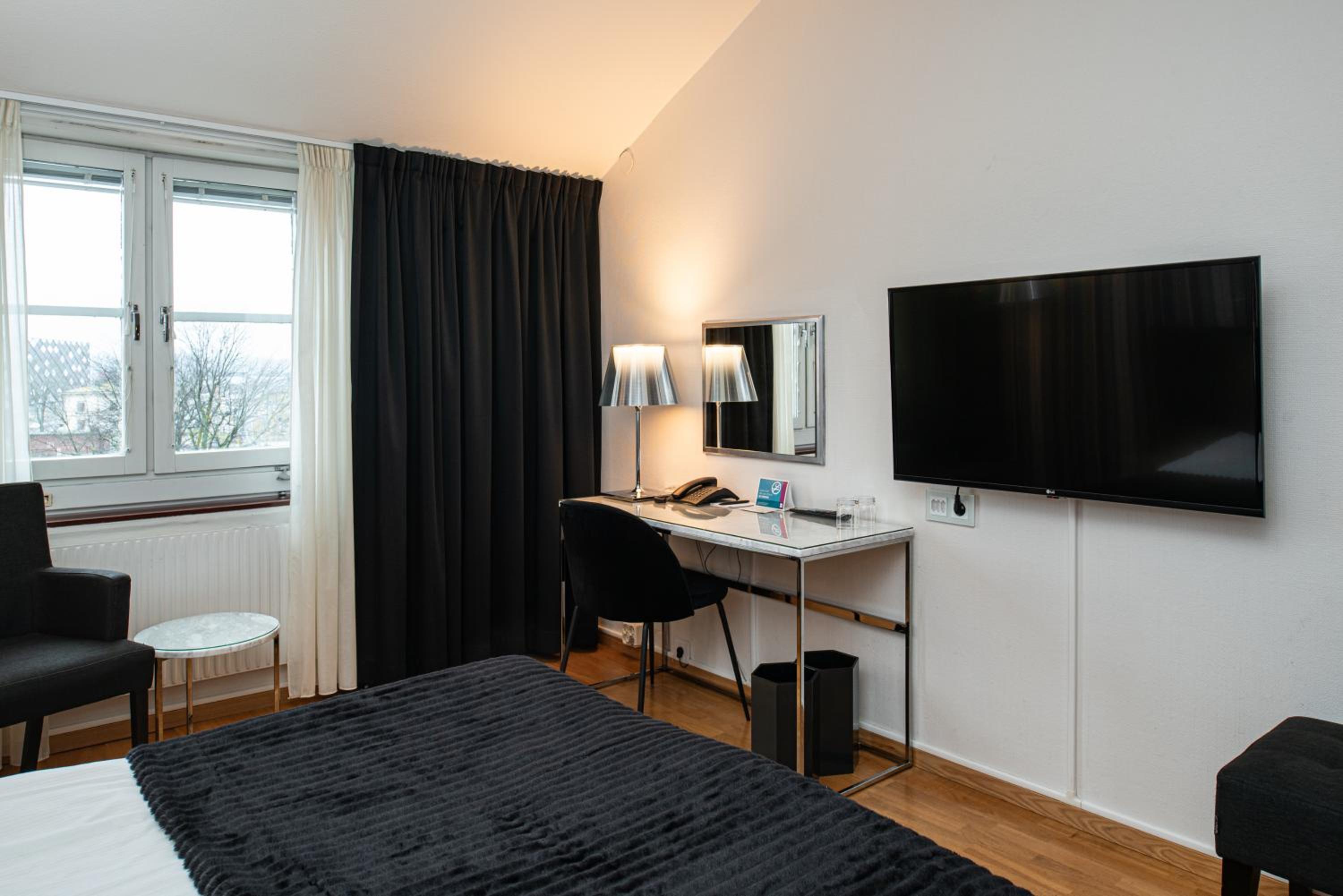 Standard Twin Room - Photo 2
