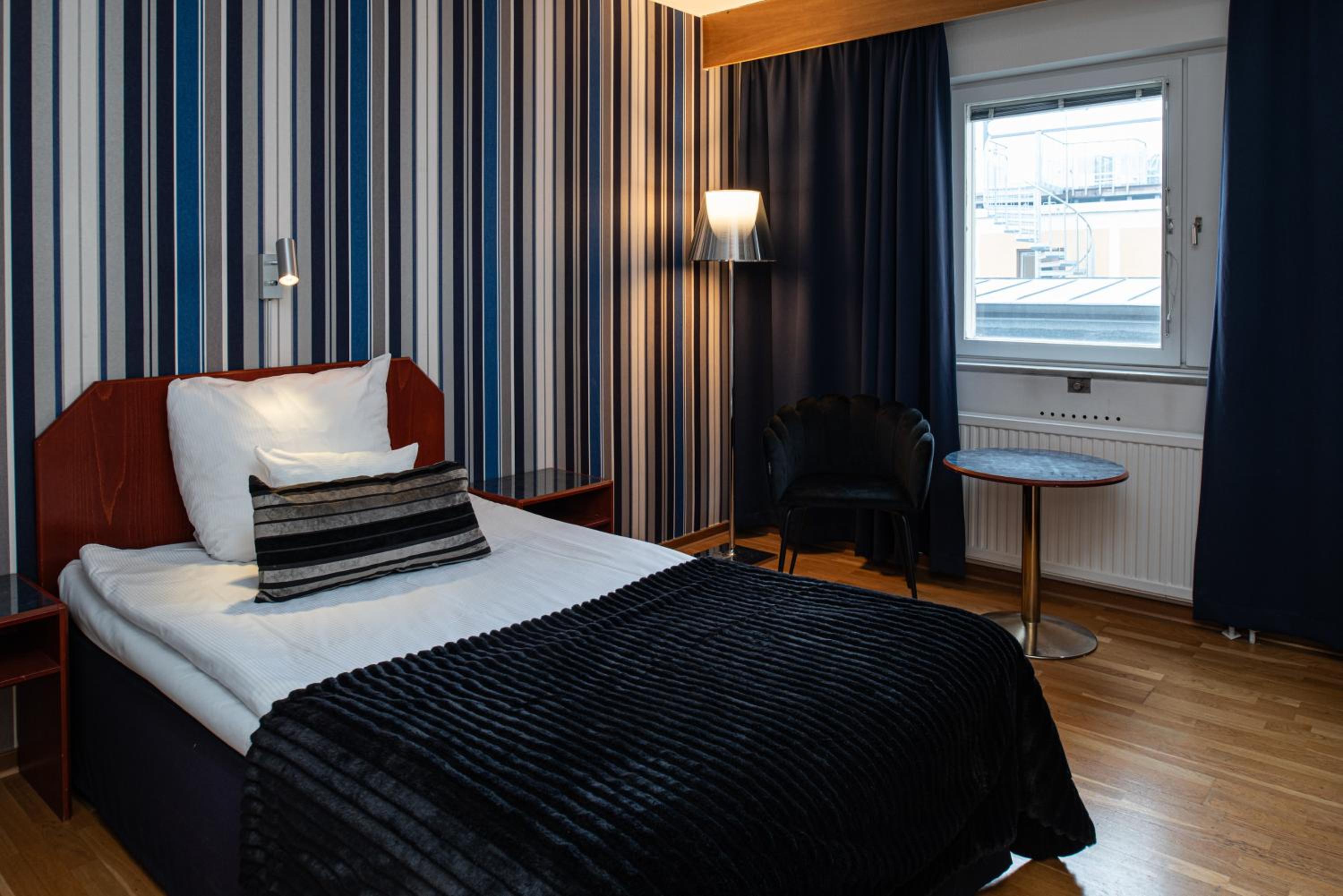 Compact Double Room - Photo 1