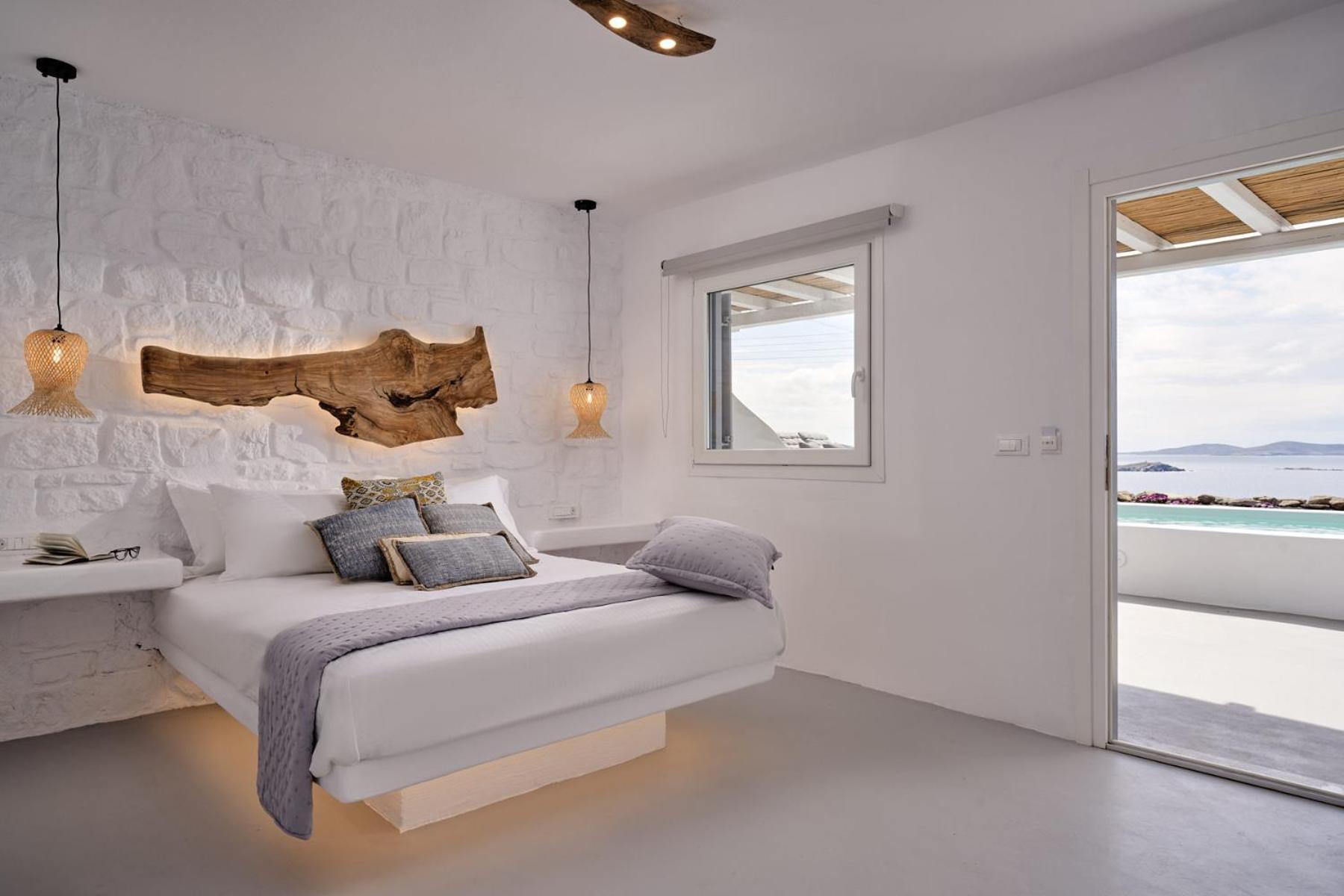 Deluxe Double Suite with Balcony and Sea View