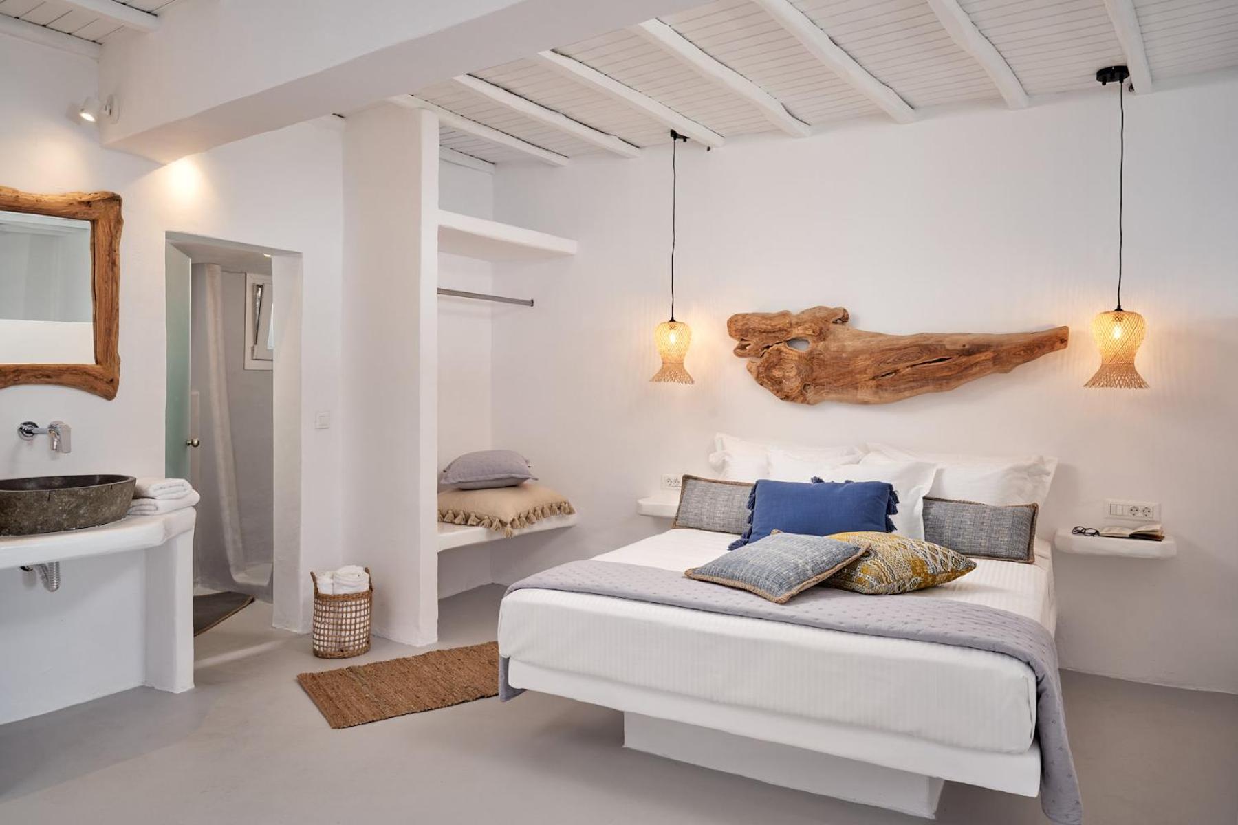 Superior Double Suite with side Sea View and Private Pool with HydroMassage