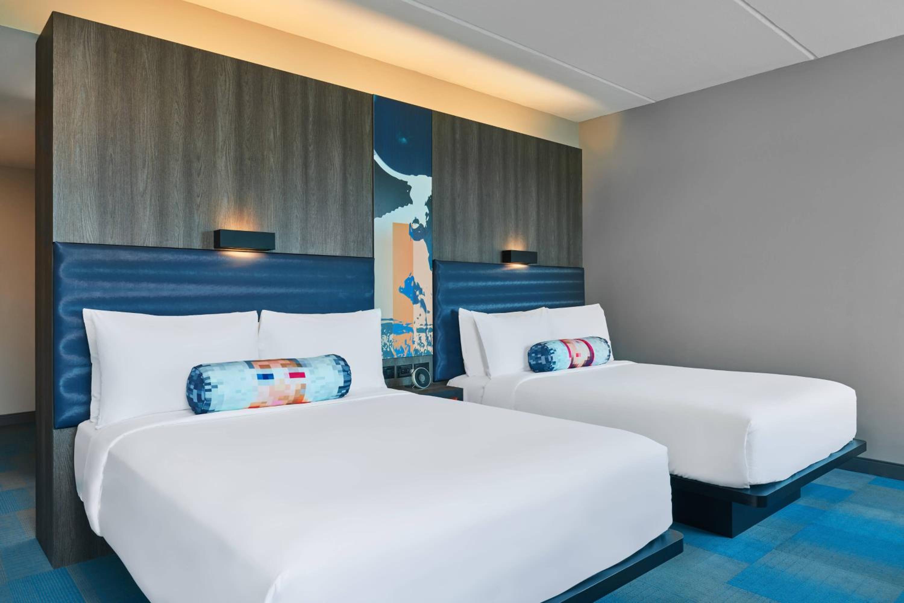 Aloft by Marriott Richardson, Billede 2